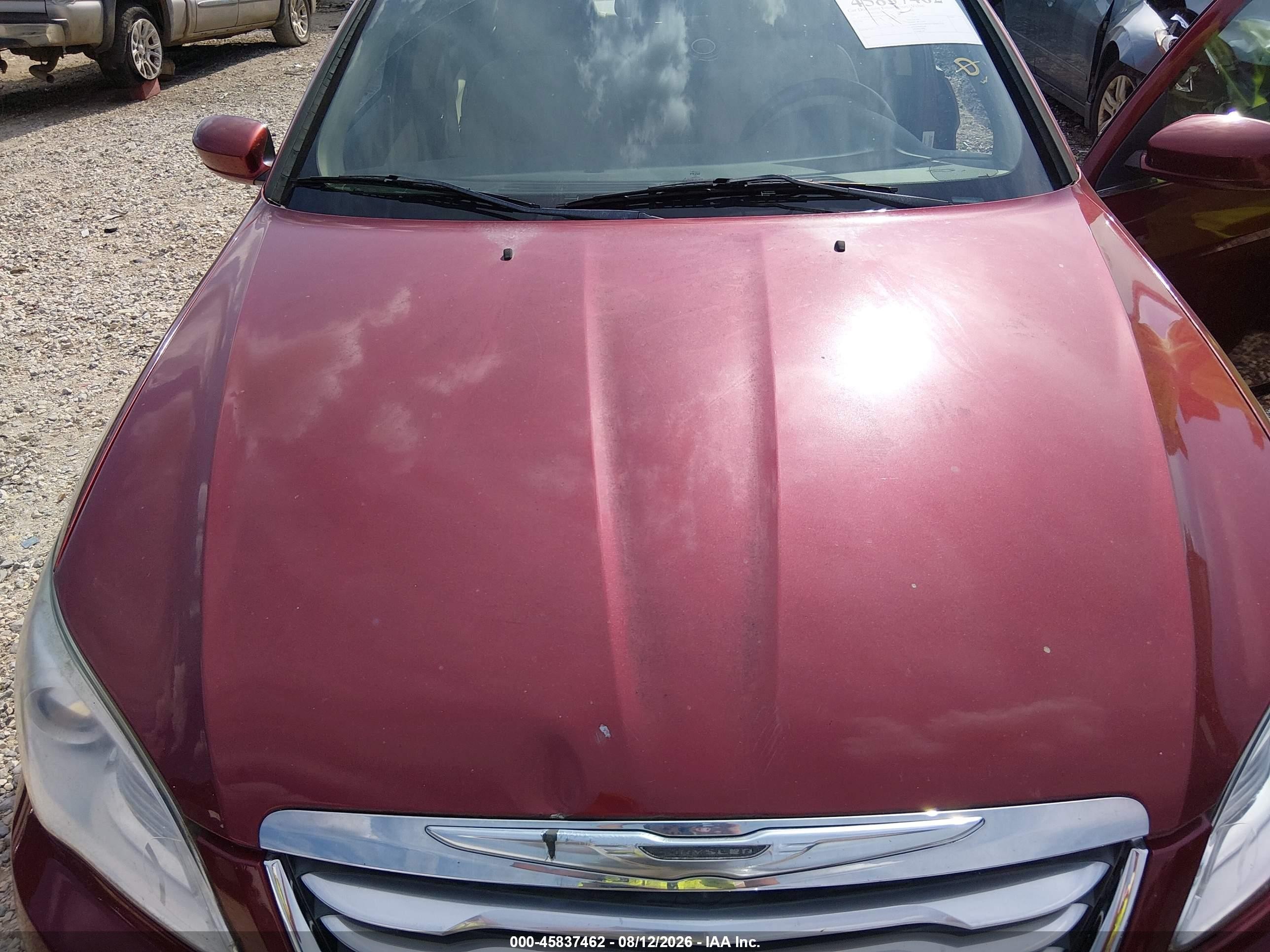 2013 Chrysler 200 Lx Red vin: 1C3CCBABXDN636180