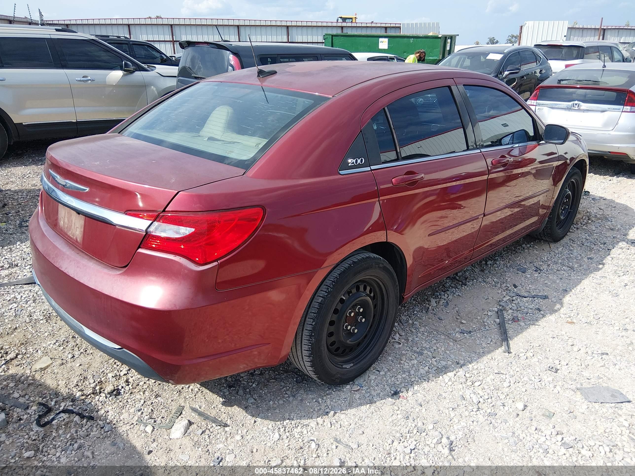 2013 Chrysler 200 Lx Red vin: 1C3CCBABXDN636180