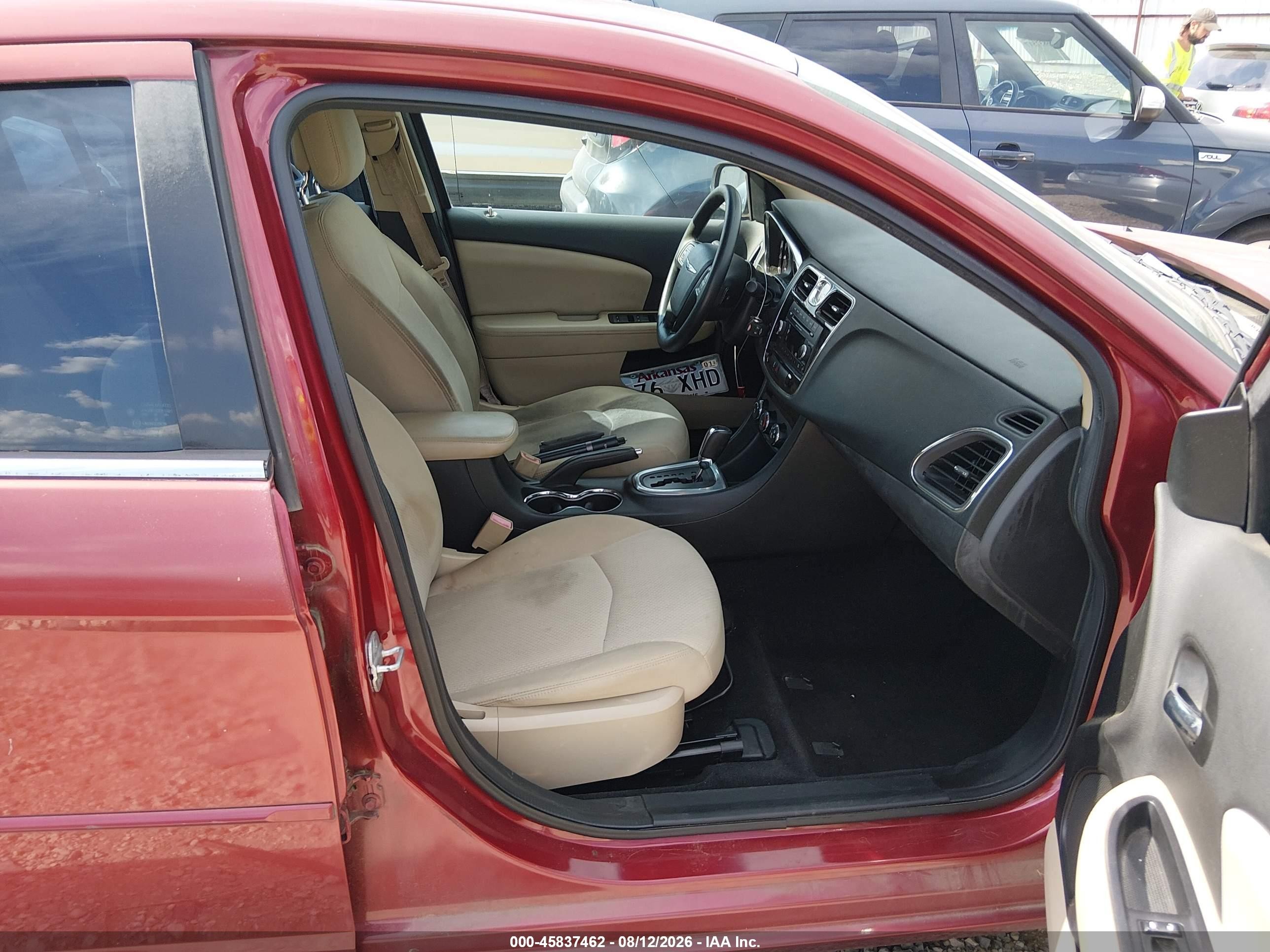 2013 Chrysler 200 Lx Red vin: 1C3CCBABXDN636180