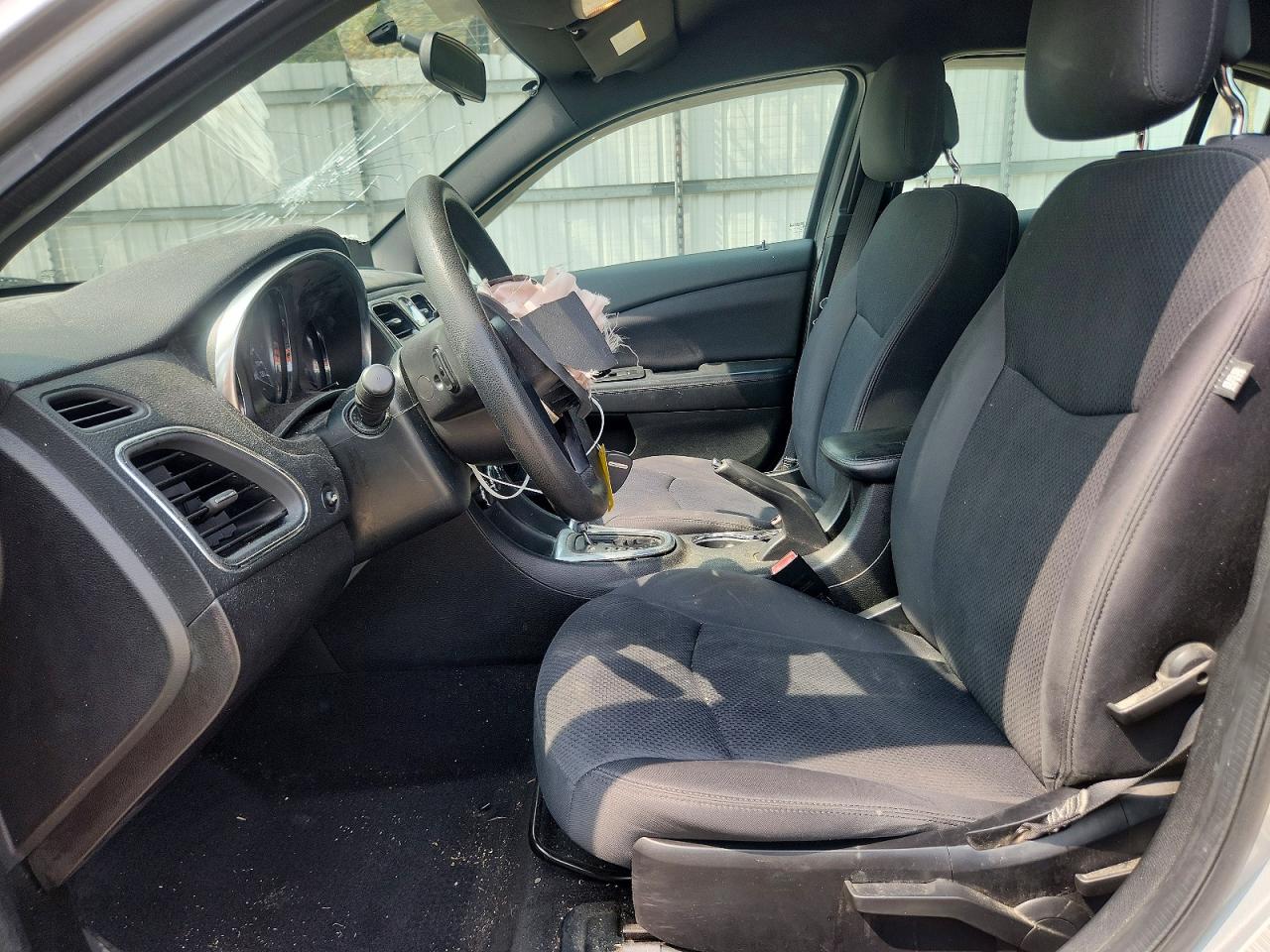 2013 Chrysler 200 Lx Серебряный vin: 1C3CCBABXDN734125