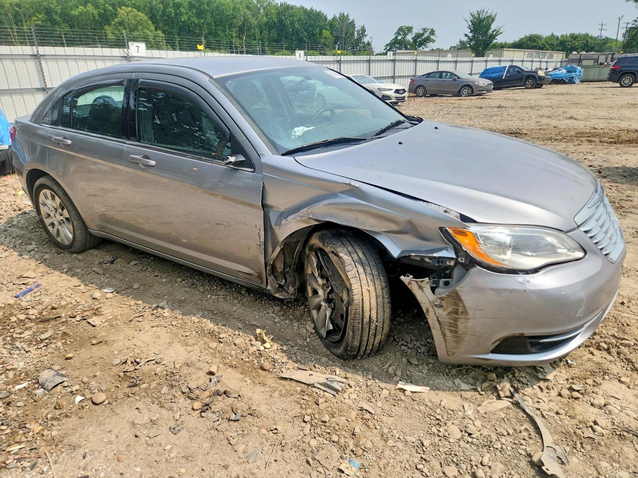 2013 Chrysler 200 Lx Серебряный vin: 1C3CCBABXDN734125