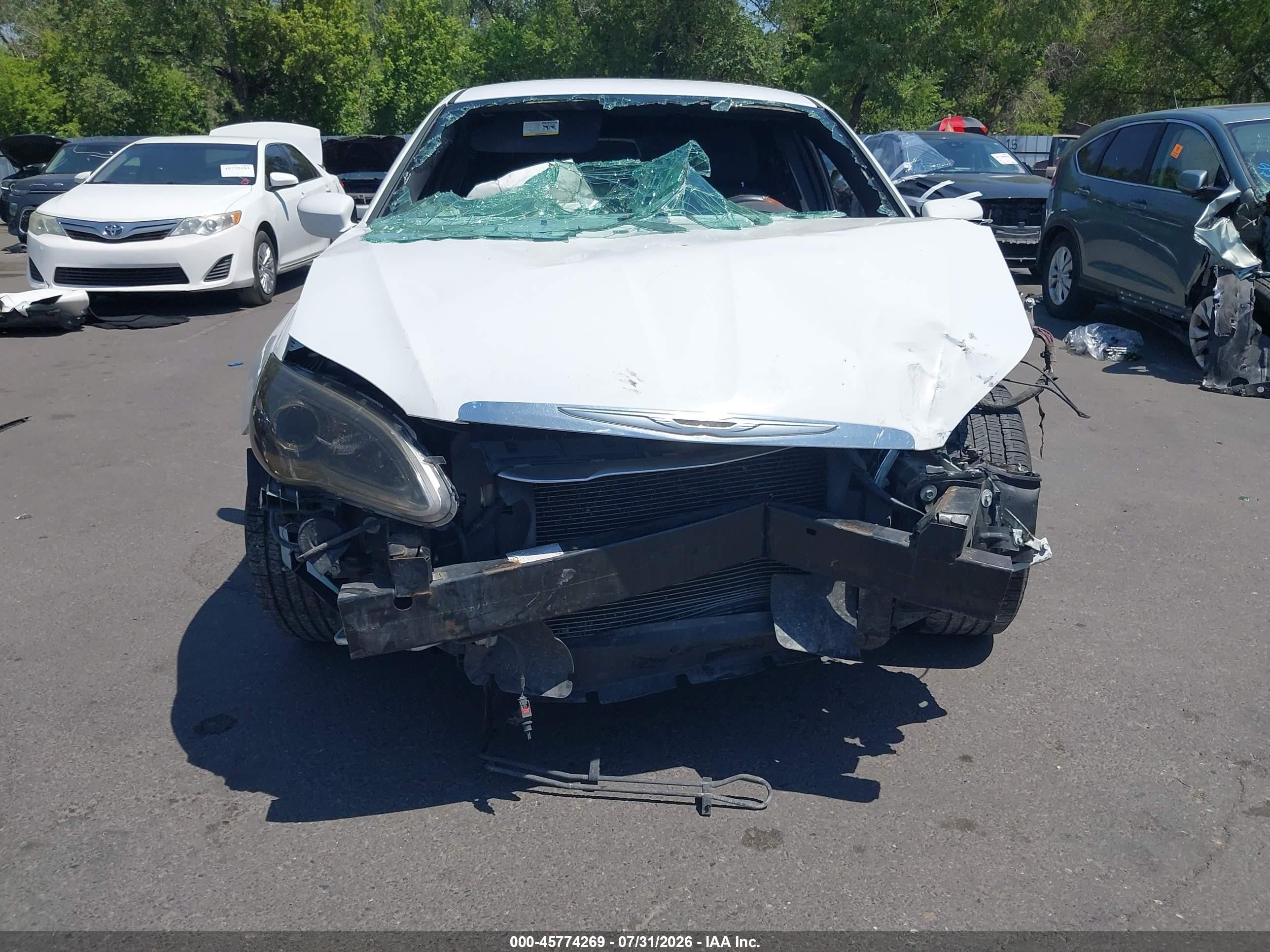 2013 Chrysler 200 Lx White vin: 1C3CCBABXDN735436