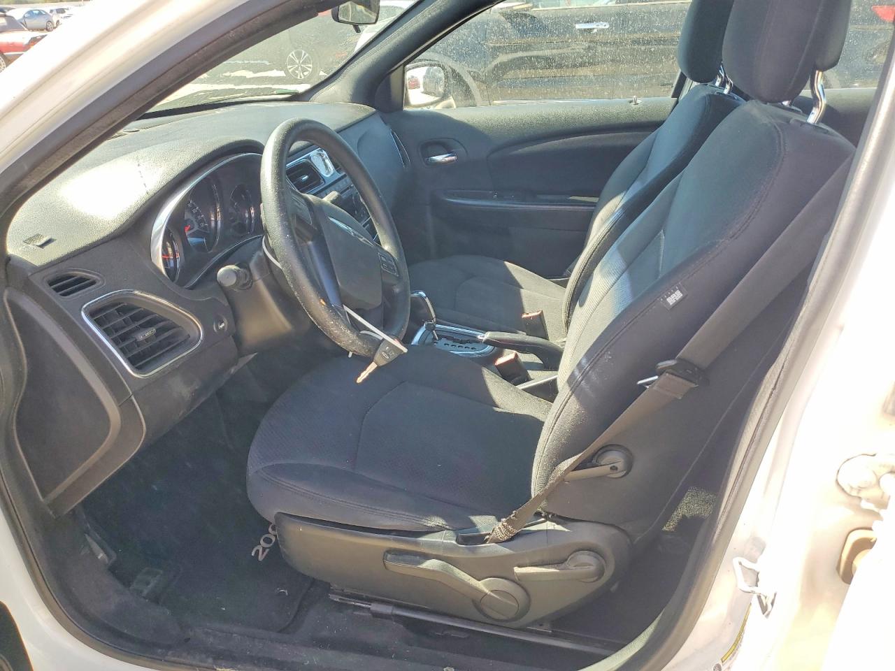 2014 Chrysler 200 Lx Белый vin: 1C3CCBABXEN141219