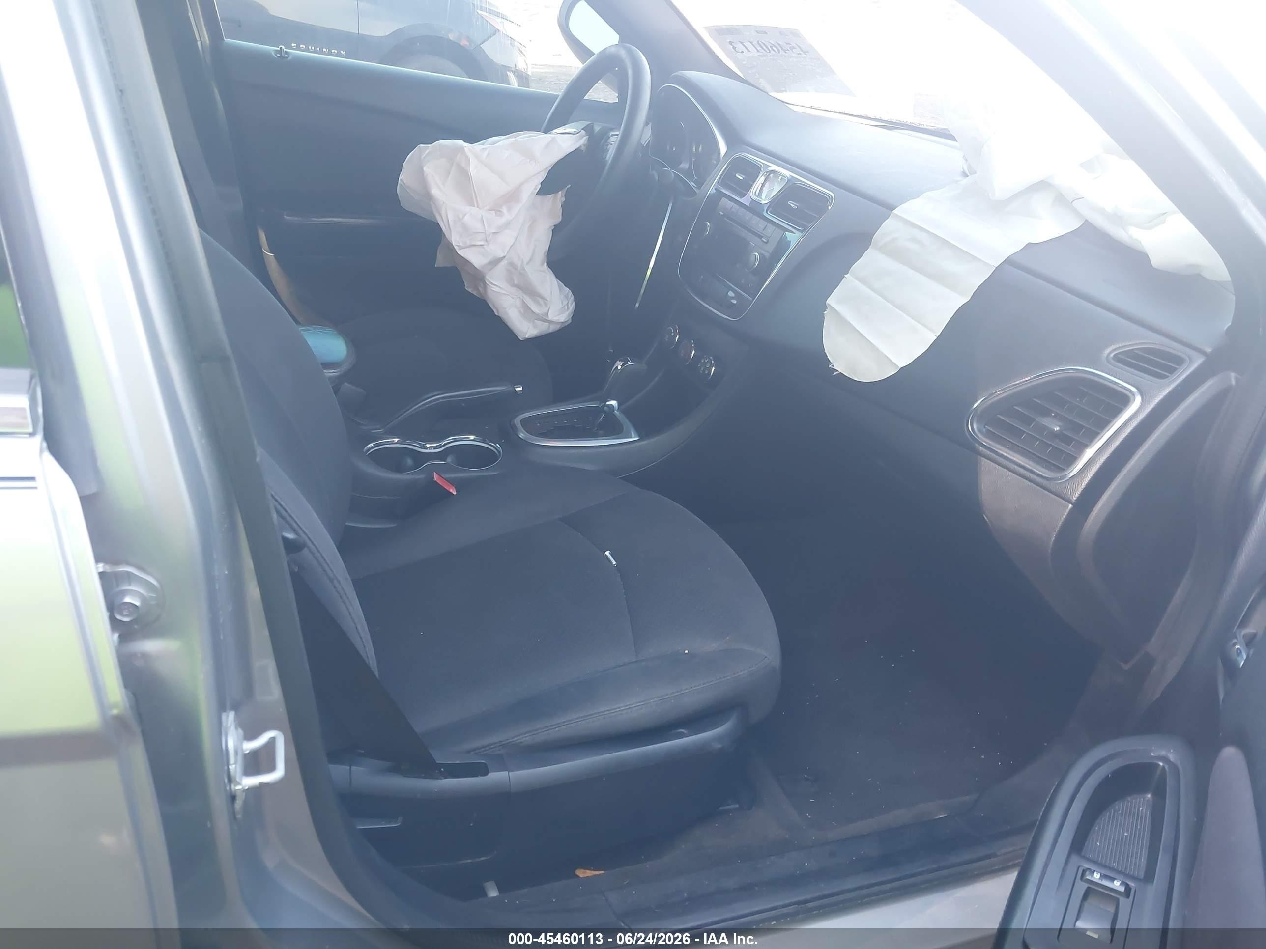 2014 Chrysler 200 Lx Серебряный vin: 1C3CCBABXEN210488