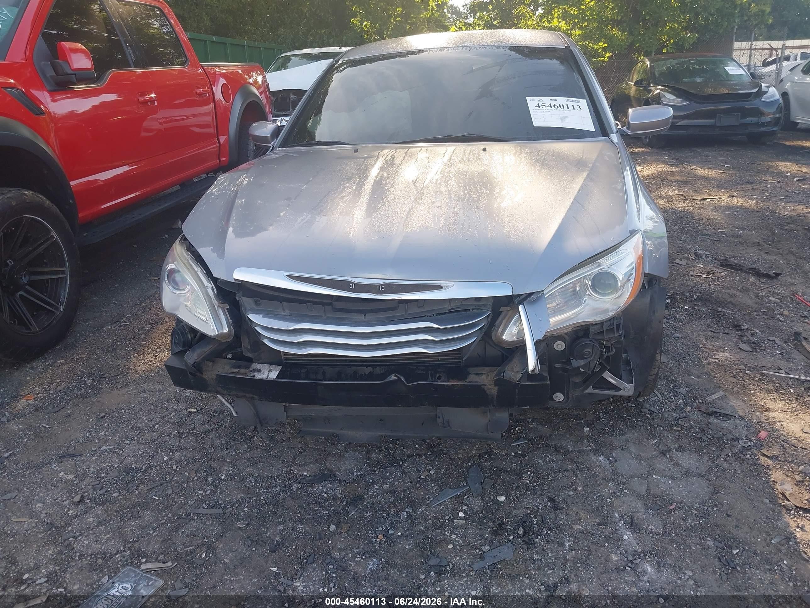 2014 Chrysler 200 Lx Серебряный vin: 1C3CCBABXEN210488