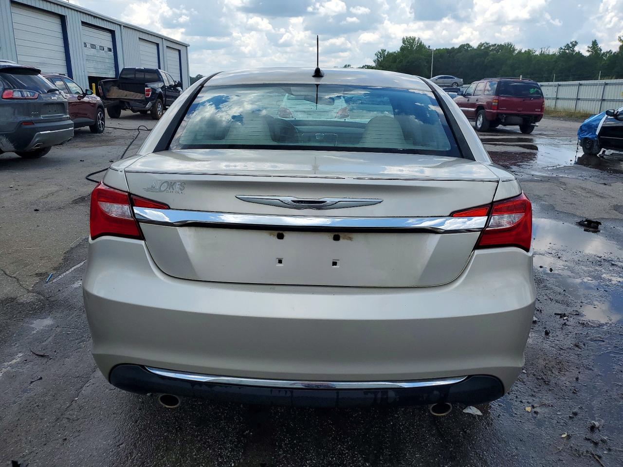 2013 Chrysler 200 Lx Beige vin: 1C3CCBAG0DN728524