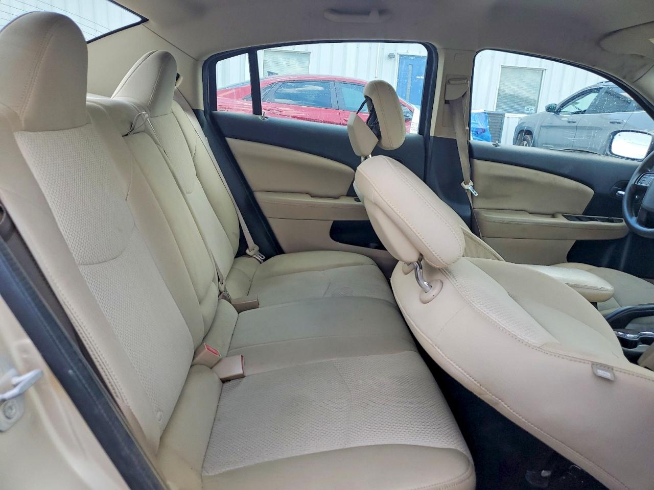 2013 Chrysler 200 Lx Beige vin: 1C3CCBAG0DN728524