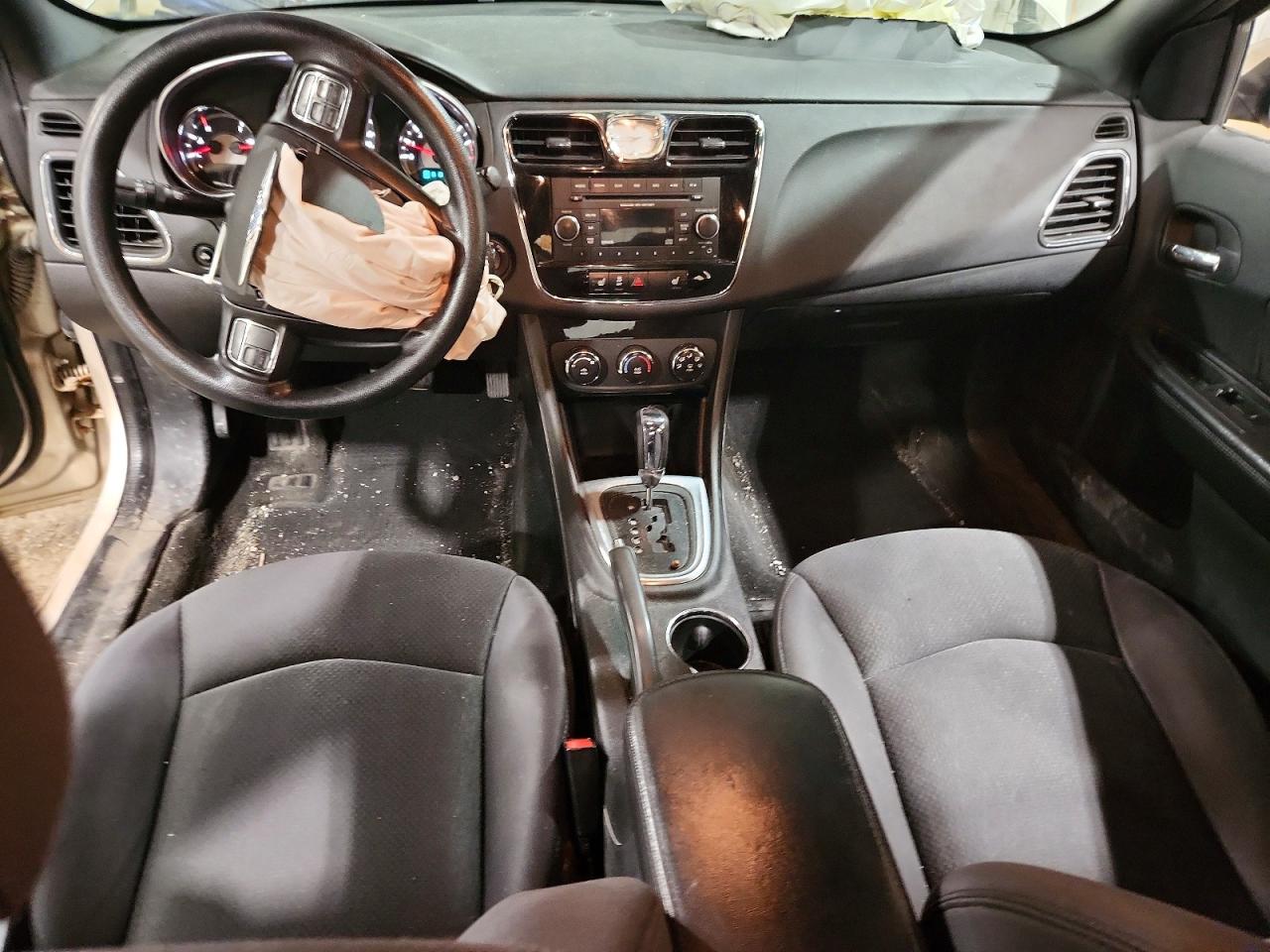 2013 Chrysler 200 Lx Tan vin: 1C3CCBAG1DN688647