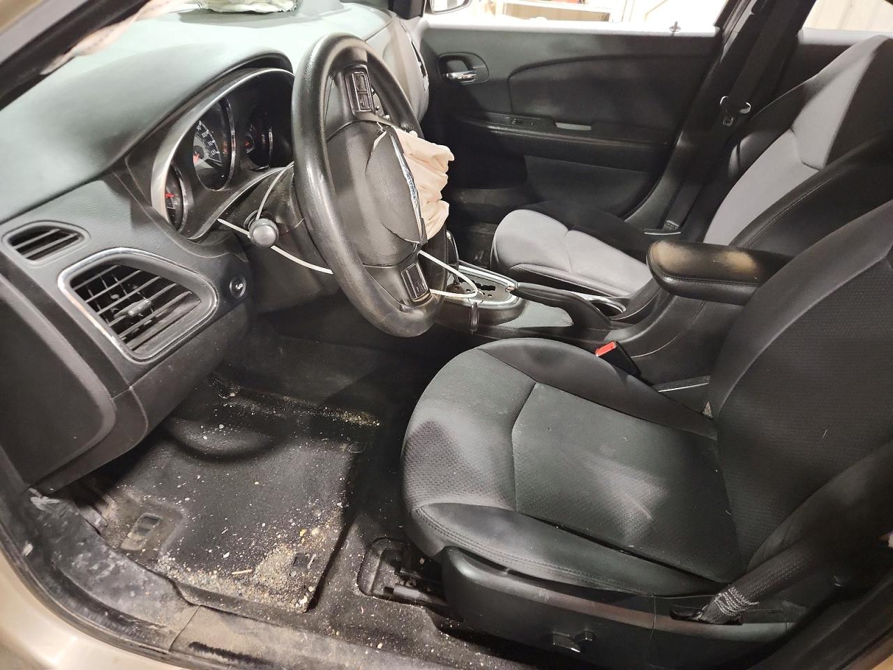 2013 Chrysler 200 Lx Tan vin: 1C3CCBAG1DN688647