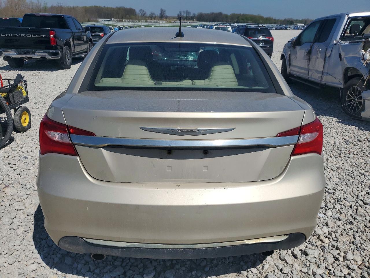 2013 Chrysler 200 Lx Gold vin: 1C3CCBAG5DN729071