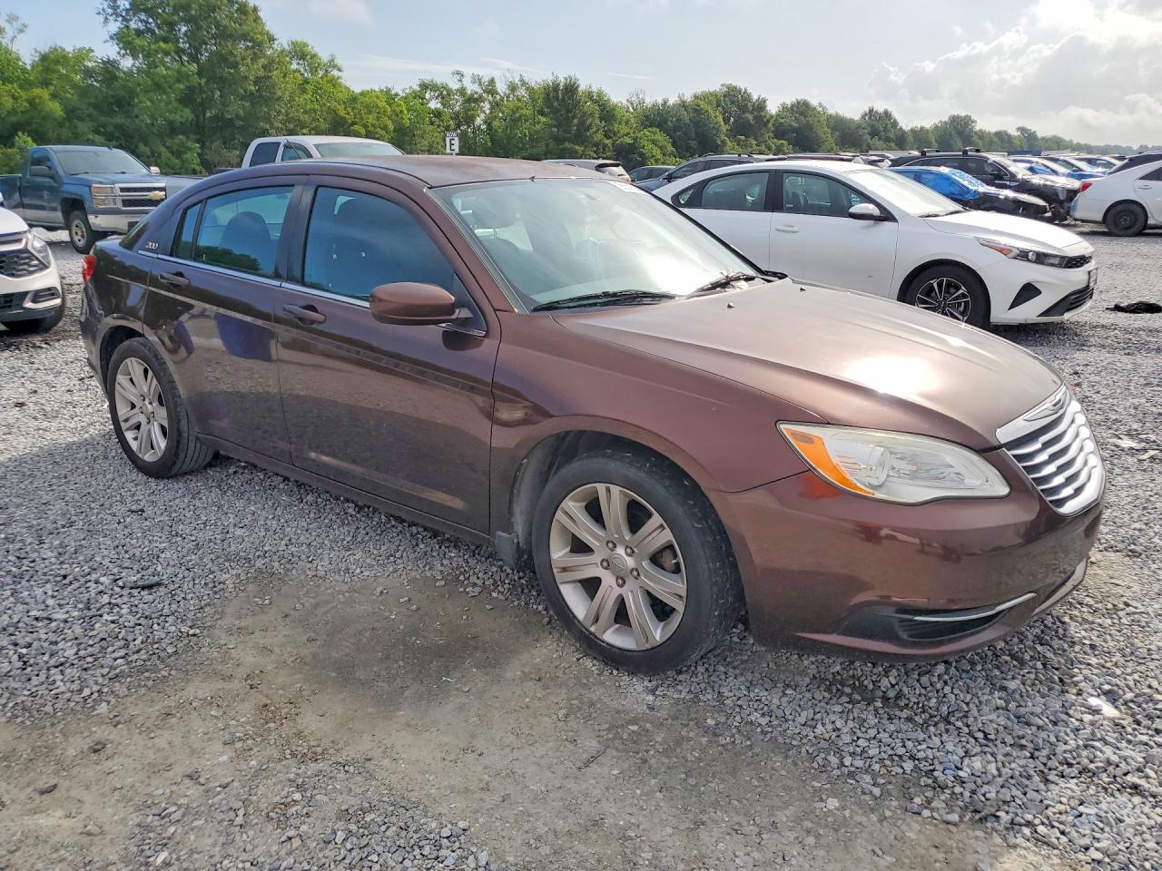 2013 Chrysler 200 Touring Brown vin: 1C3CCBBB0DN570883
