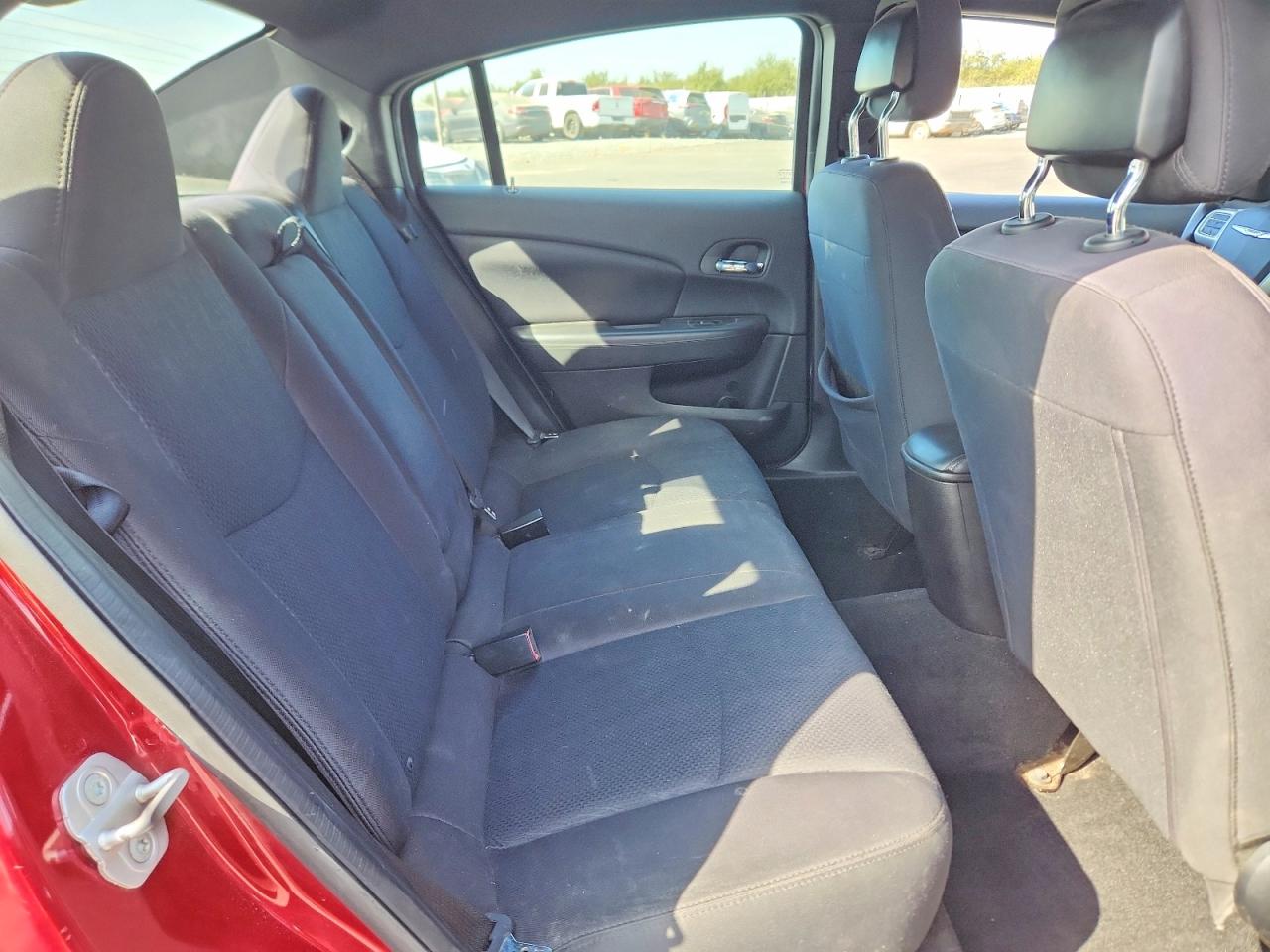 2013 Chrysler 200 Touring Red vin: 1C3CCBBB0DN636235