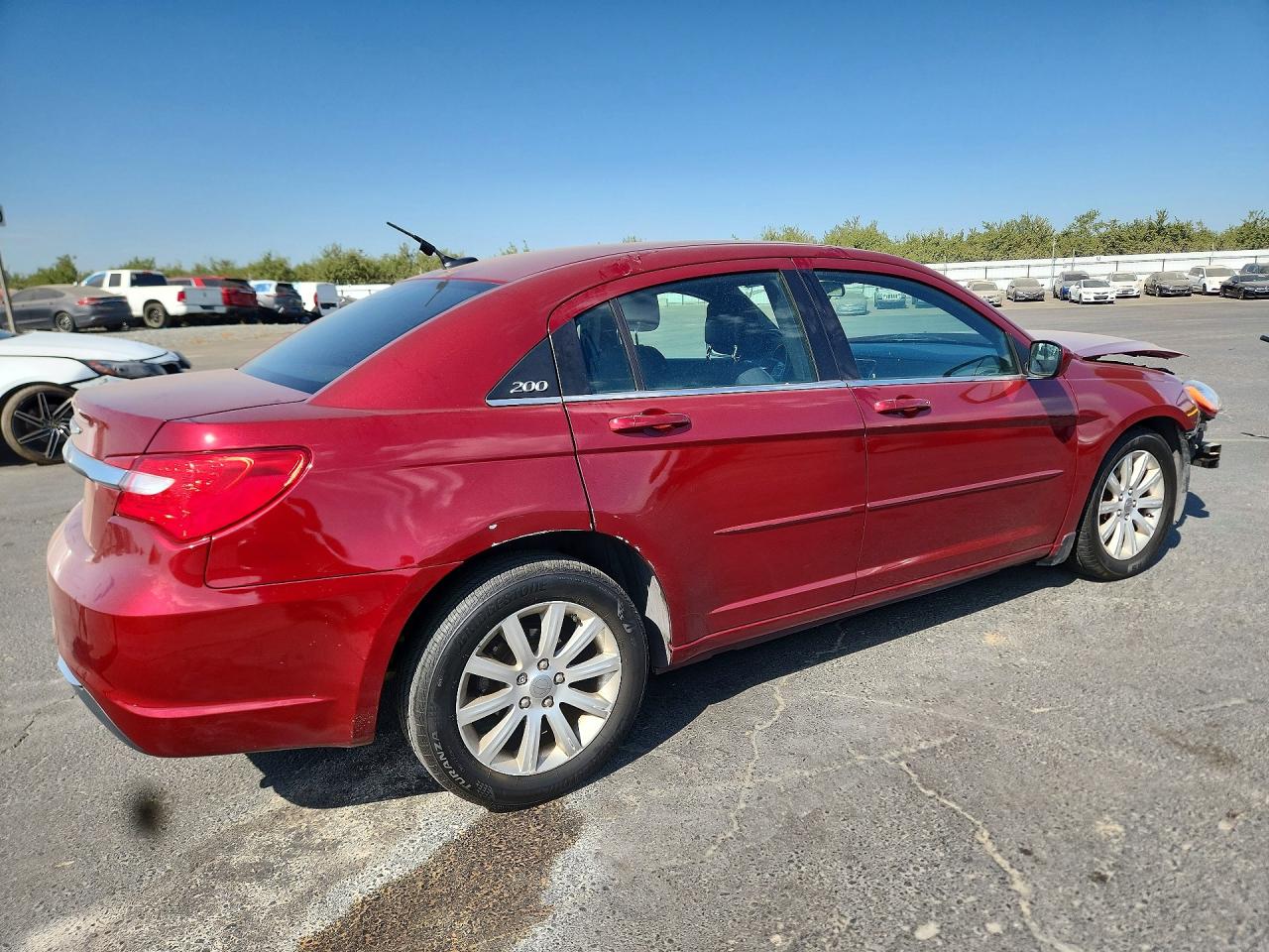 2013 Chrysler 200 Touring Red vin: 1C3CCBBB0DN636235
