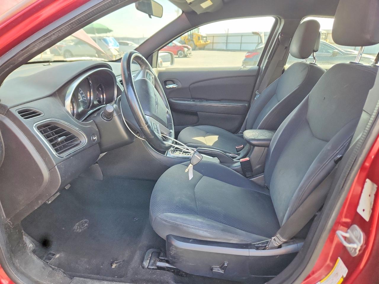 2013 Chrysler 200 Touring Red vin: 1C3CCBBB0DN636235