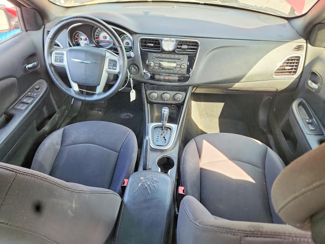 2013 Chrysler 200 Touring Red vin: 1C3CCBBB0DN636235