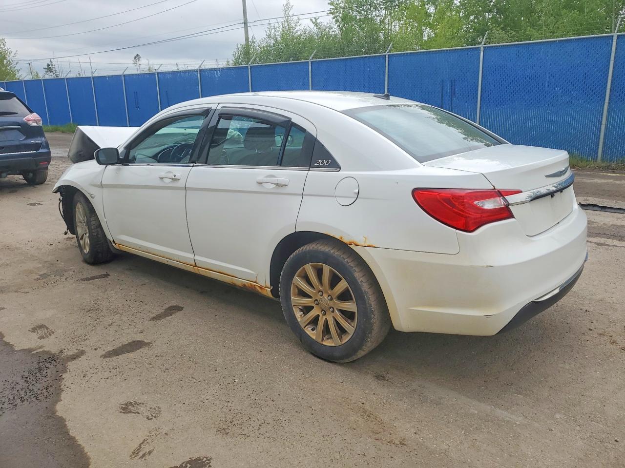 2013 Chrysler 200 Touring White vin: 1C3CCBBB0DN758660