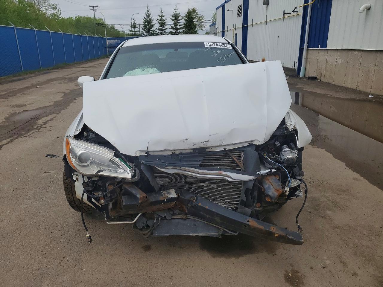 2013 Chrysler 200 Touring White vin: 1C3CCBBB0DN758660