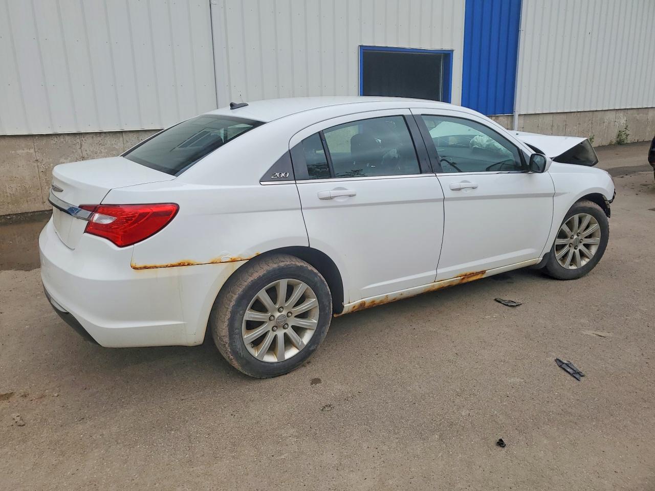 2013 Chrysler 200 Touring White vin: 1C3CCBBB0DN758660