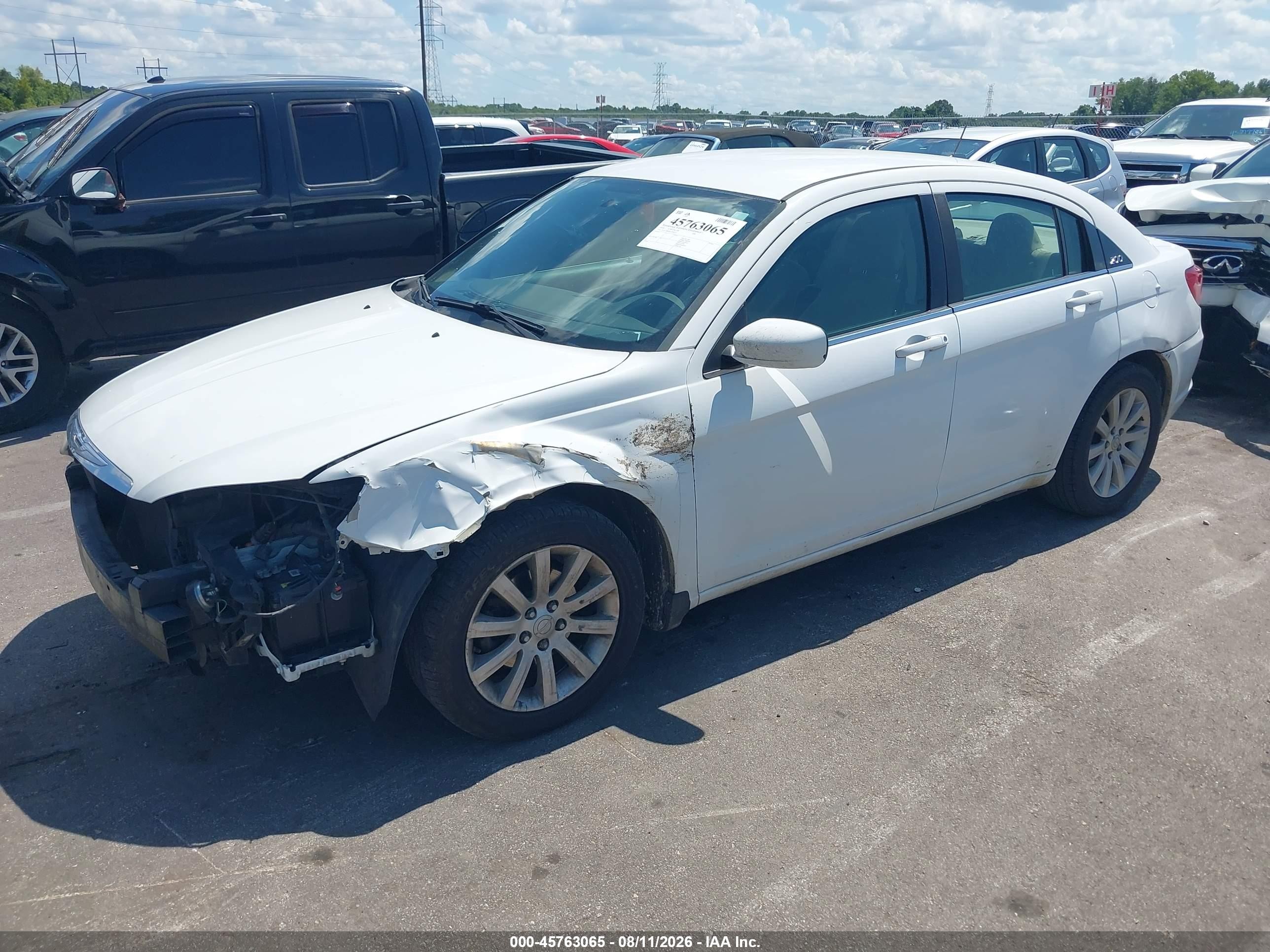 2014 Chrysler 200 Touring White vin: 1C3CCBBB0EN192419