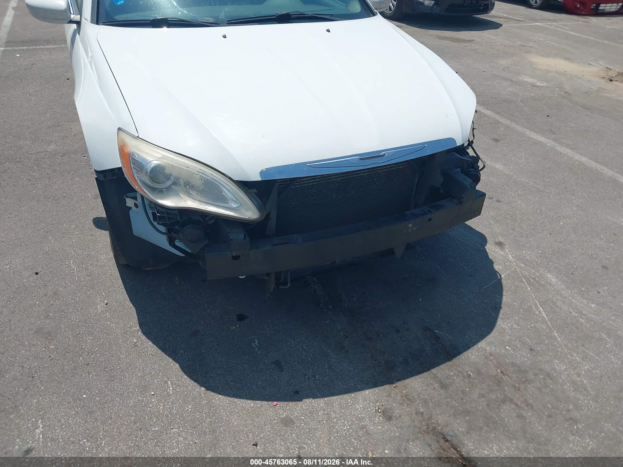 2014 Chrysler 200 Touring White vin: 1C3CCBBB0EN192419