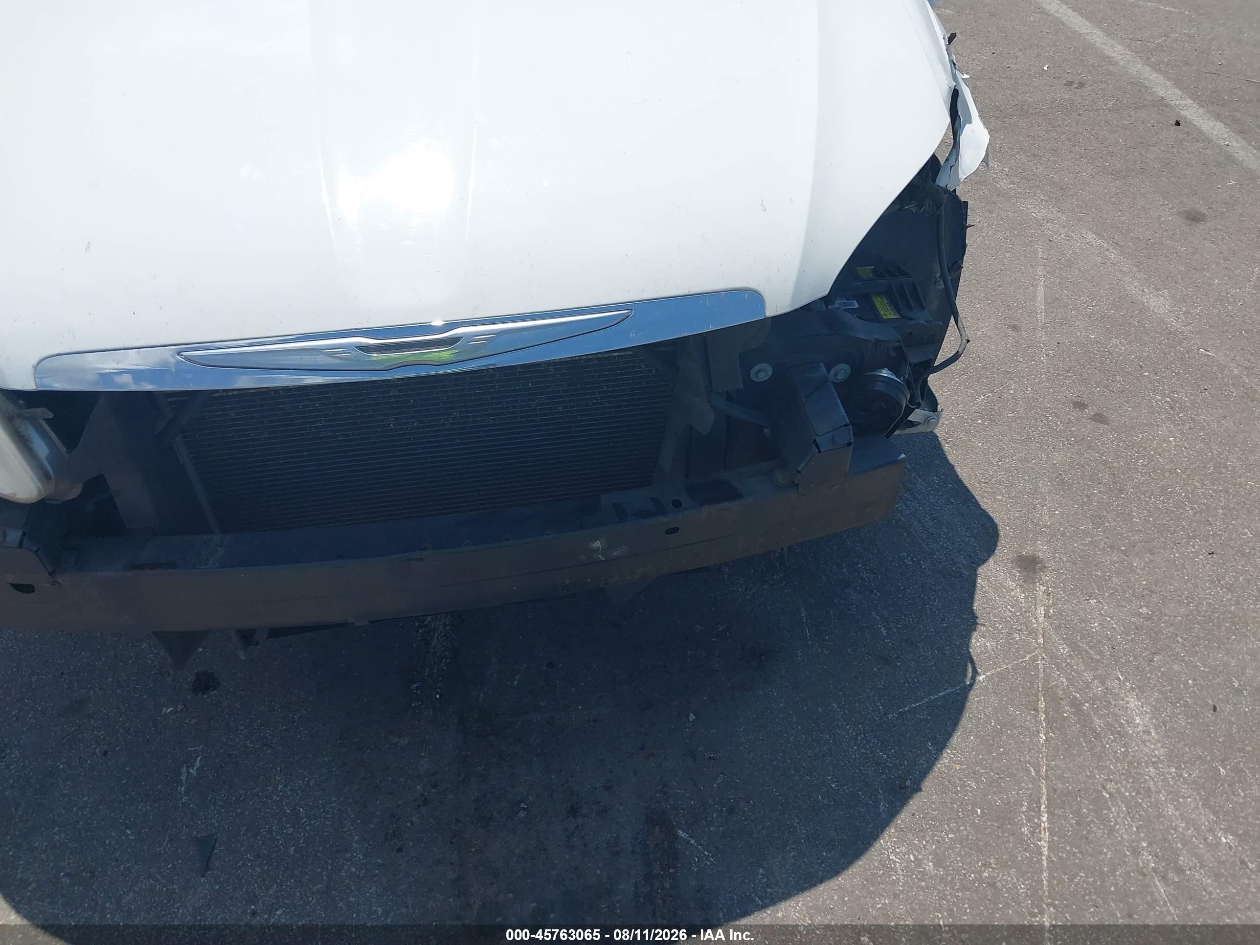 2014 Chrysler 200 Touring White vin: 1C3CCBBB0EN192419
