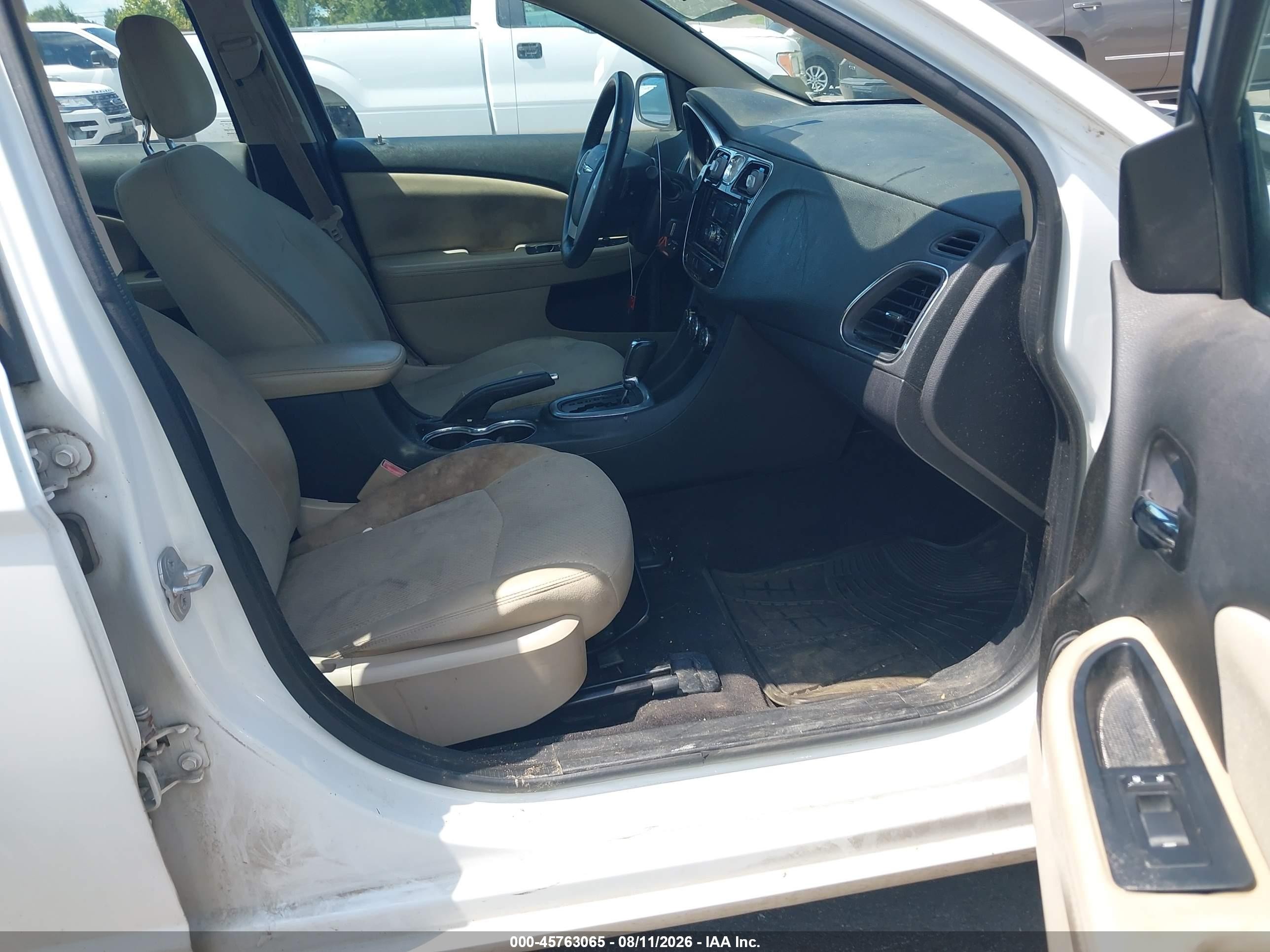 2014 Chrysler 200 Touring White vin: 1C3CCBBB0EN192419
