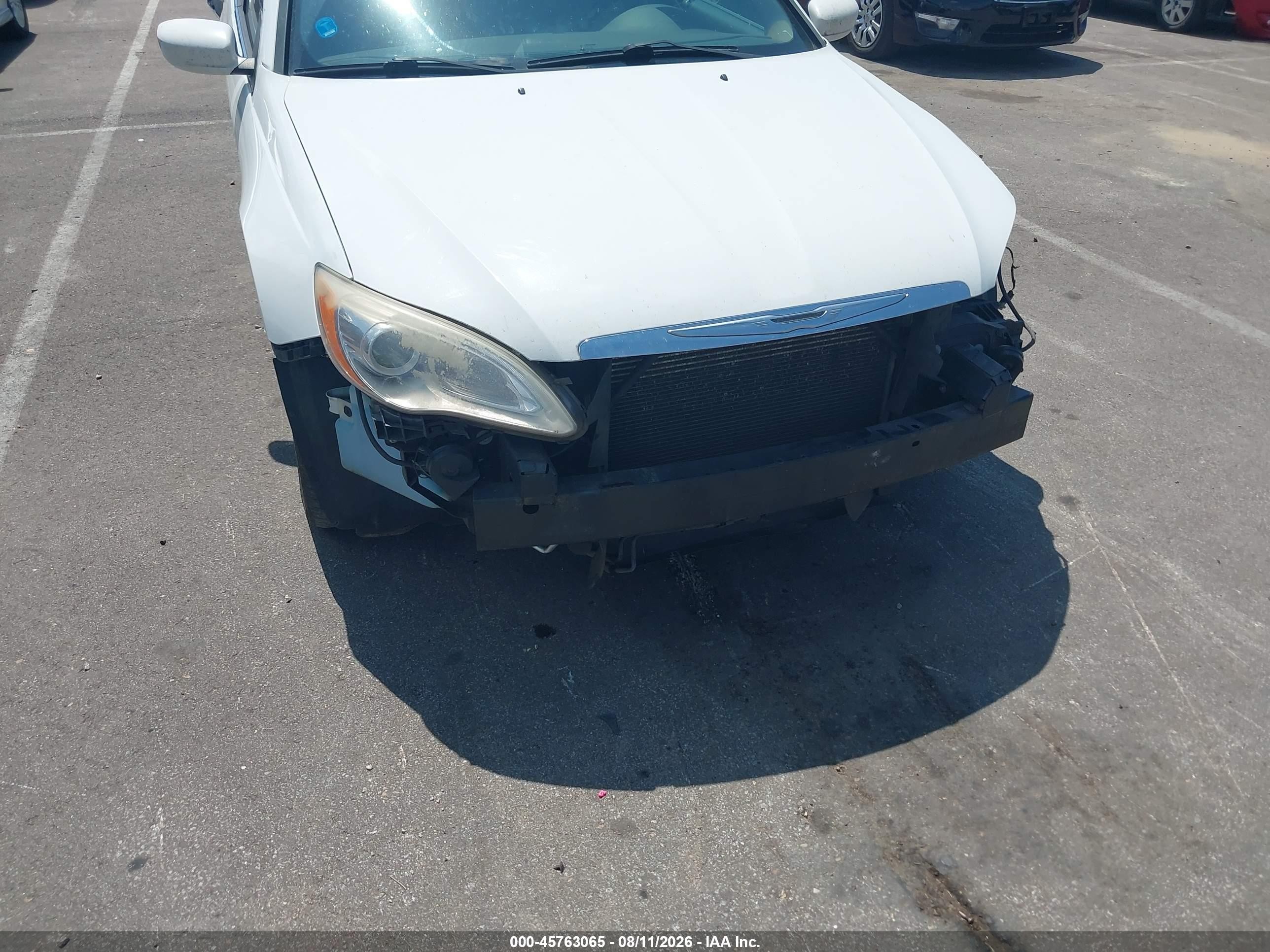 2014 Chrysler 200 Touring White vin: 1C3CCBBB0EN192419