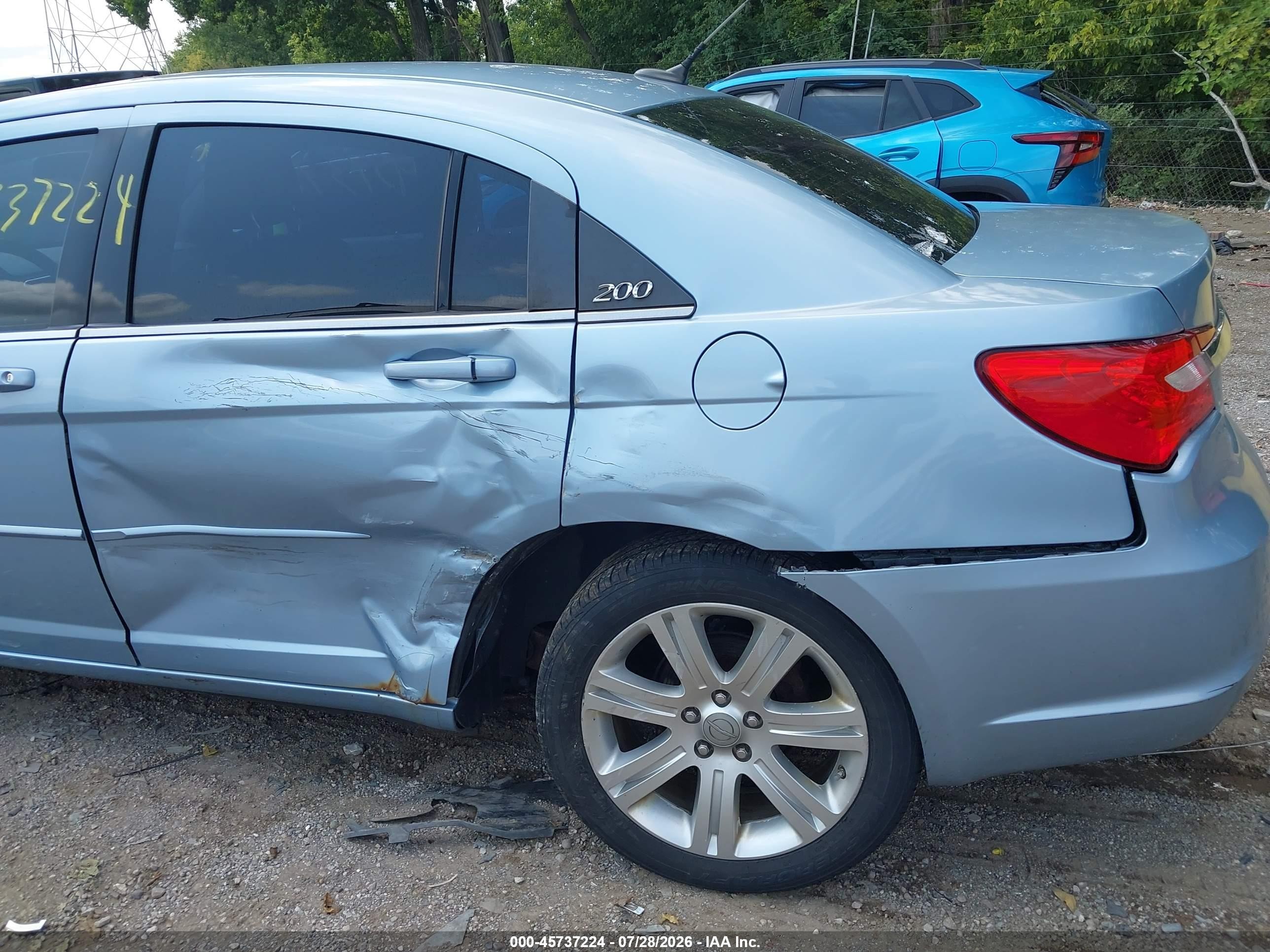 2013 Chrysler 200 Touring Blue vin: 1C3CCBBB1DN656221