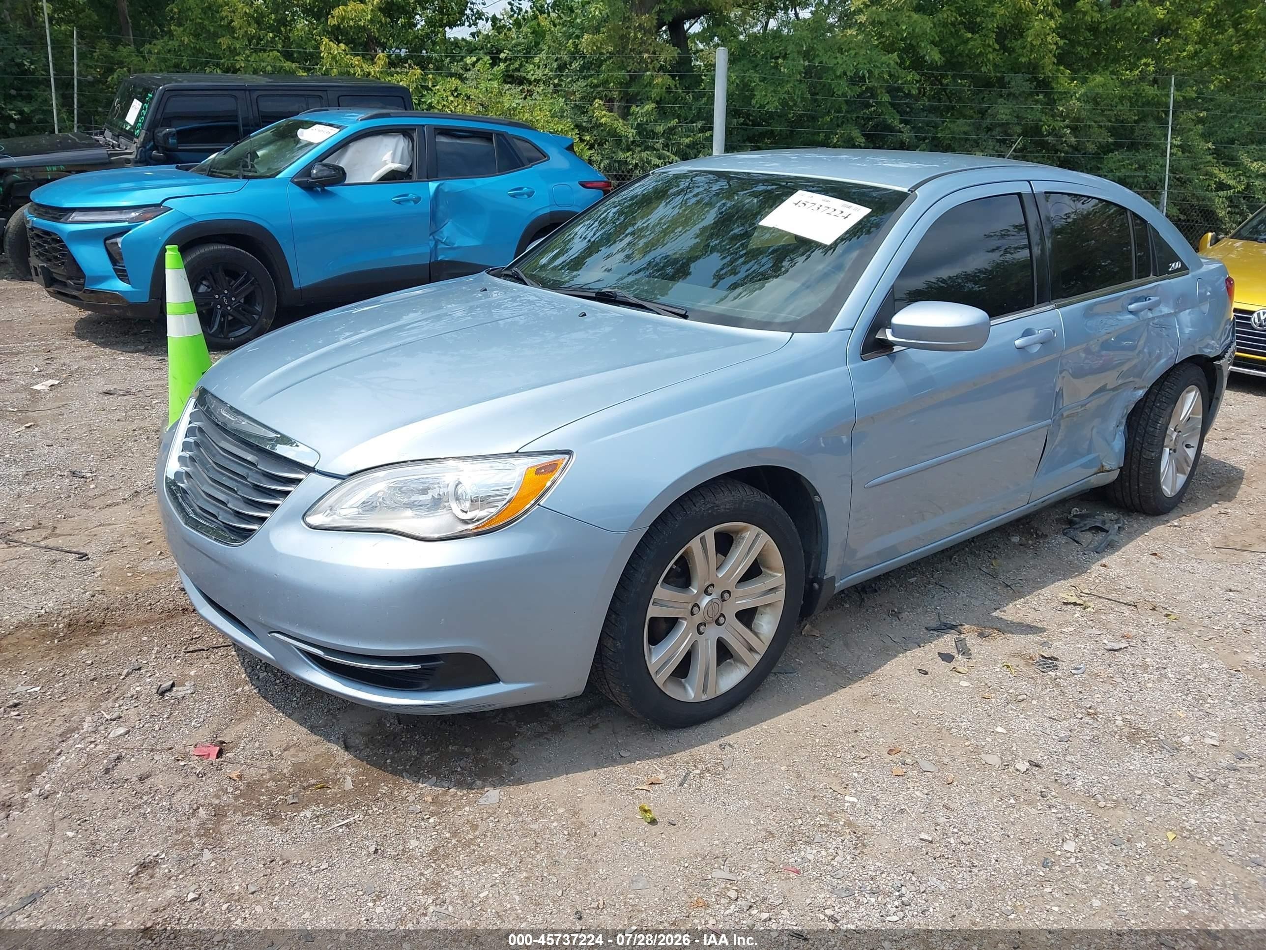 2013 Chrysler 200 Touring Blue vin: 1C3CCBBB1DN656221