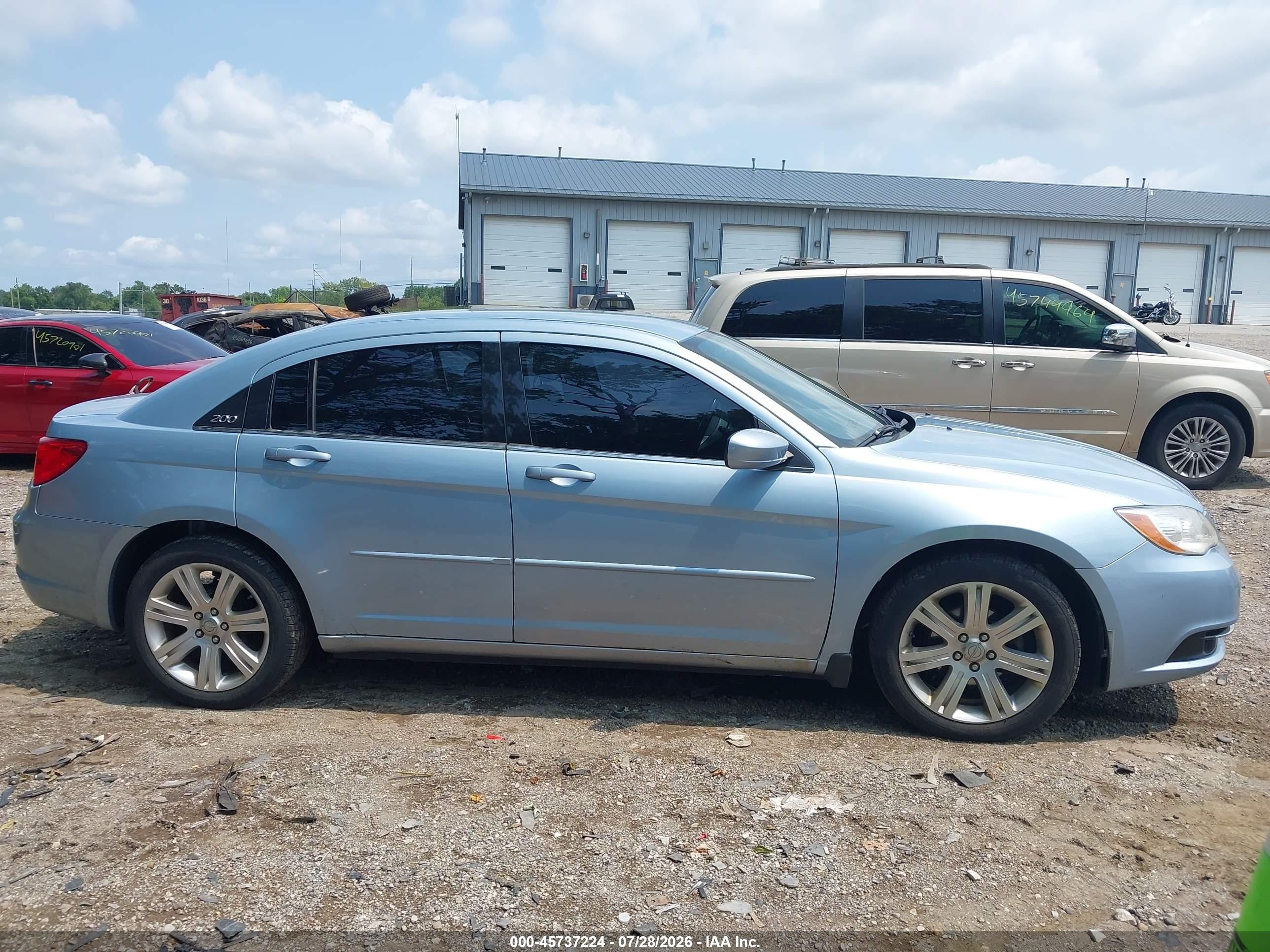 2013 Chrysler 200 Touring Blue vin: 1C3CCBBB1DN656221