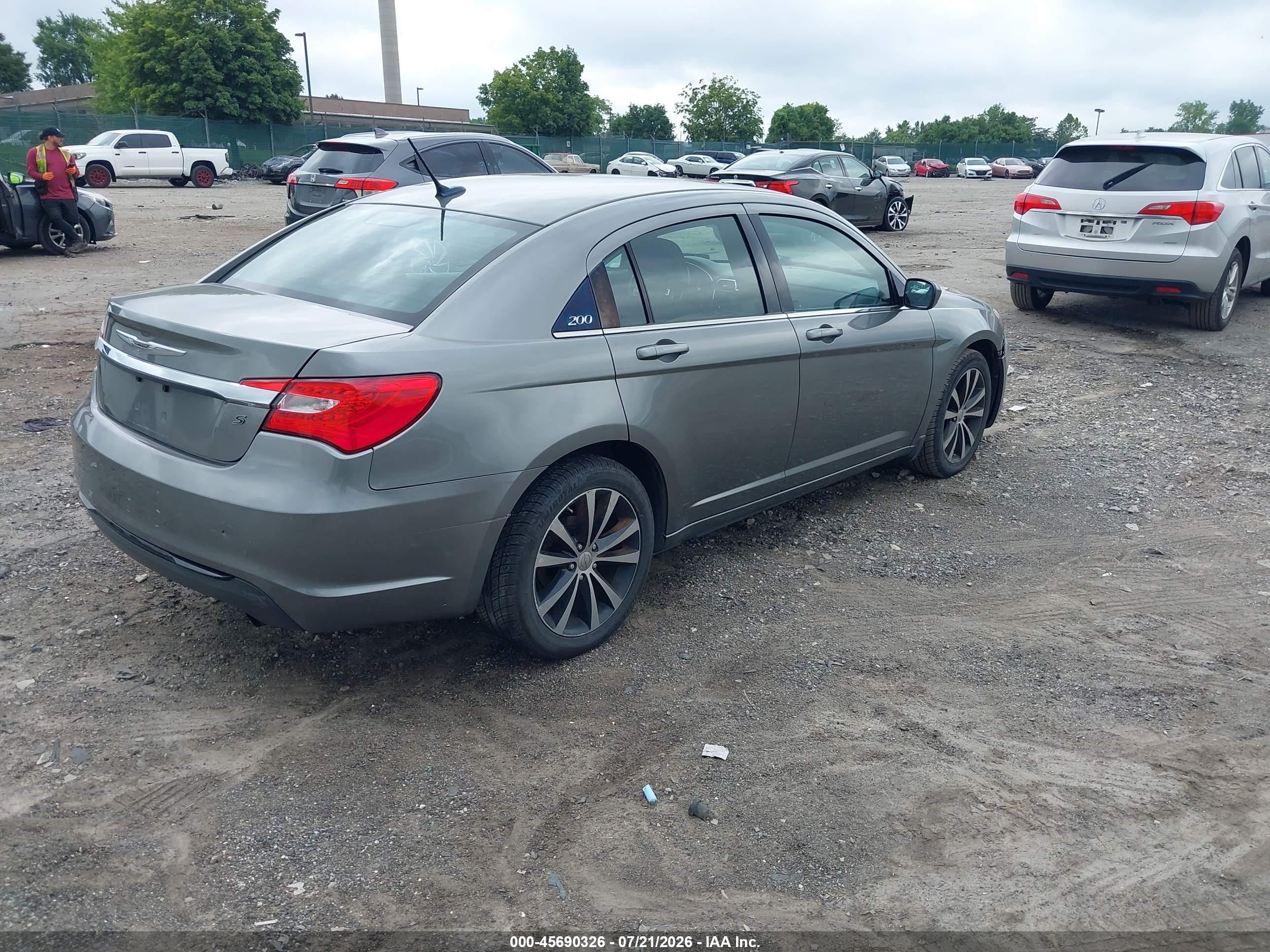 2013 Chrysler 200 Touring Gray vin: 1C3CCBBB1DN676680