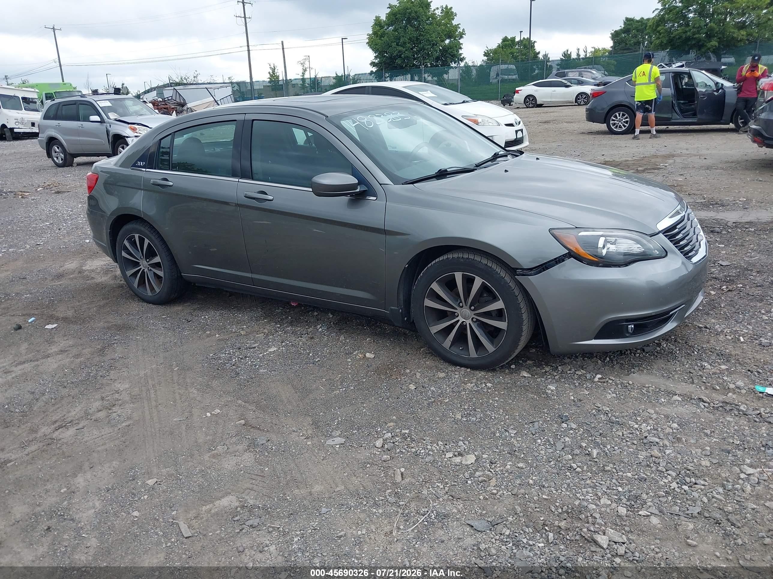 2013 Chrysler 200 Touring Gray vin: 1C3CCBBB1DN676680