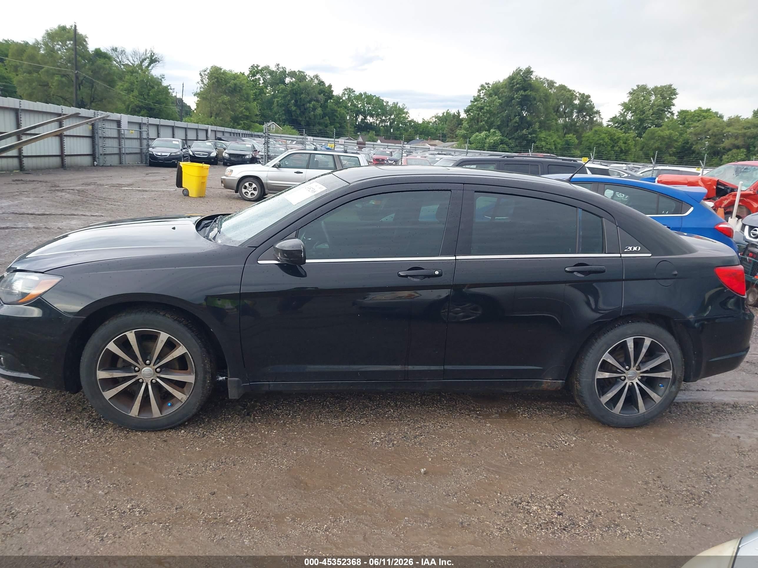2013 Chrysler 200 Touring Black vin: 1C3CCBBB1DN699702