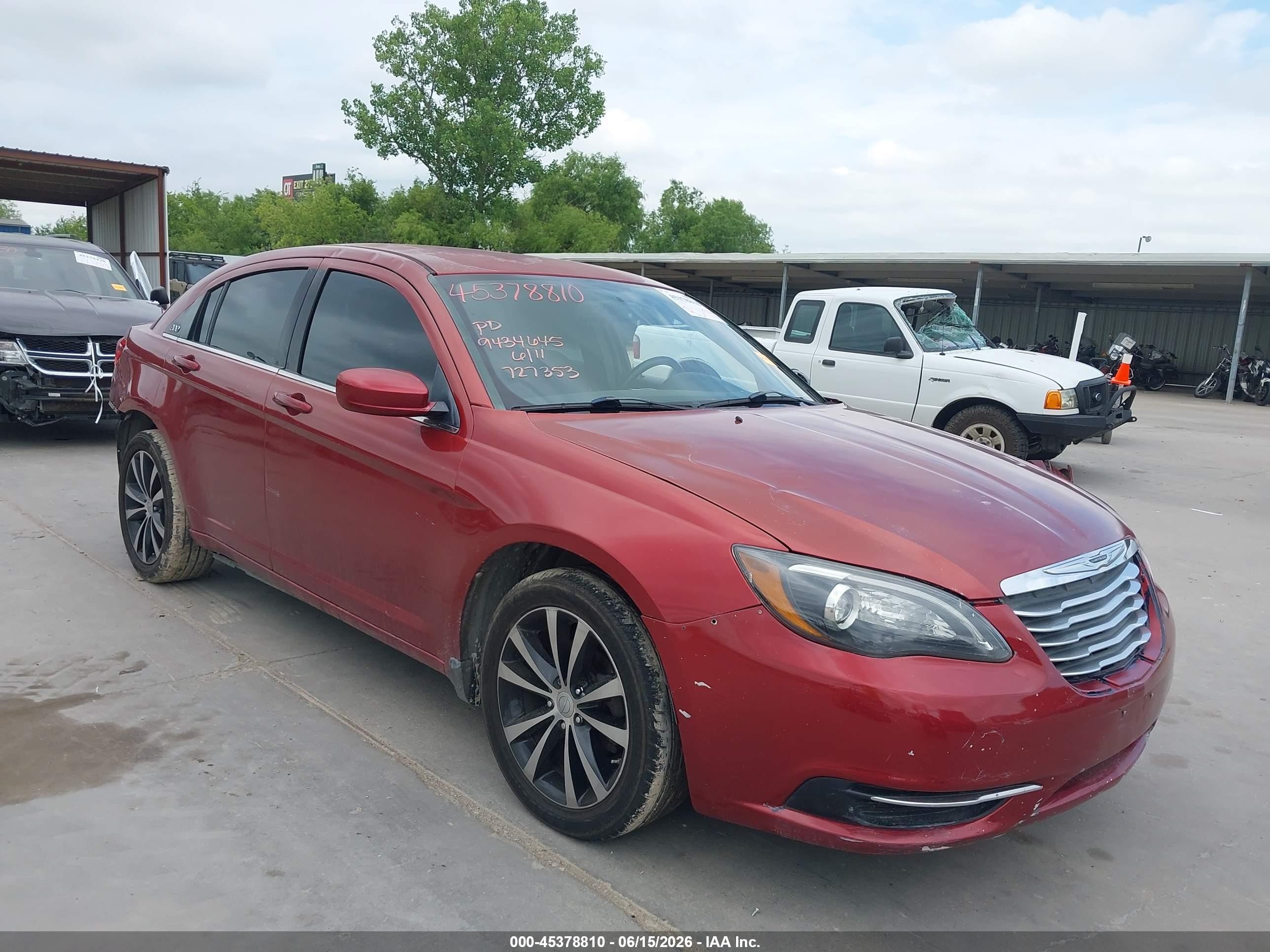 2013 Chrysler 200 Touring Burgundy vin: 1C3CCBBB1DN727353