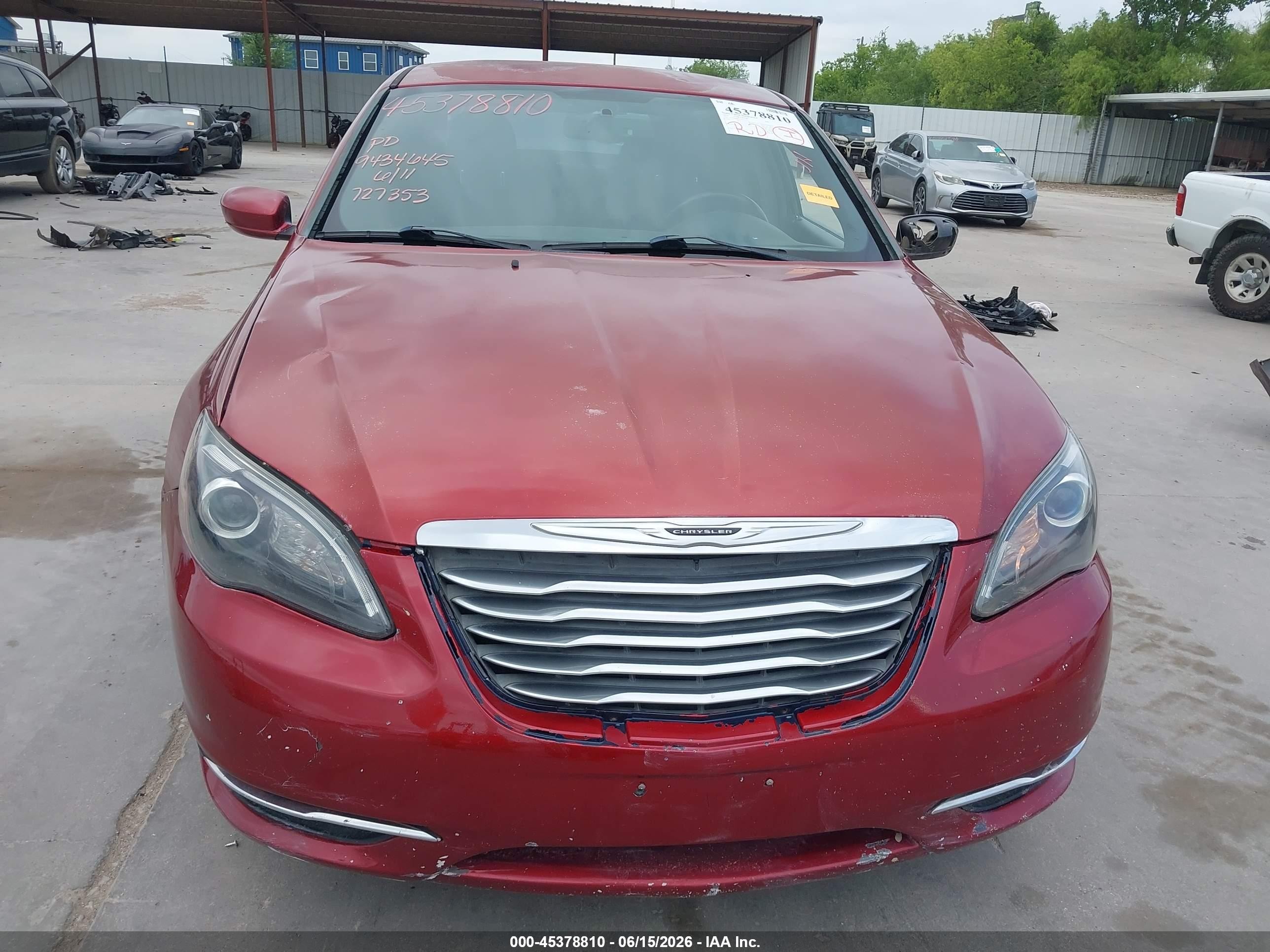 2013 Chrysler 200 Touring Burgundy vin: 1C3CCBBB1DN727353