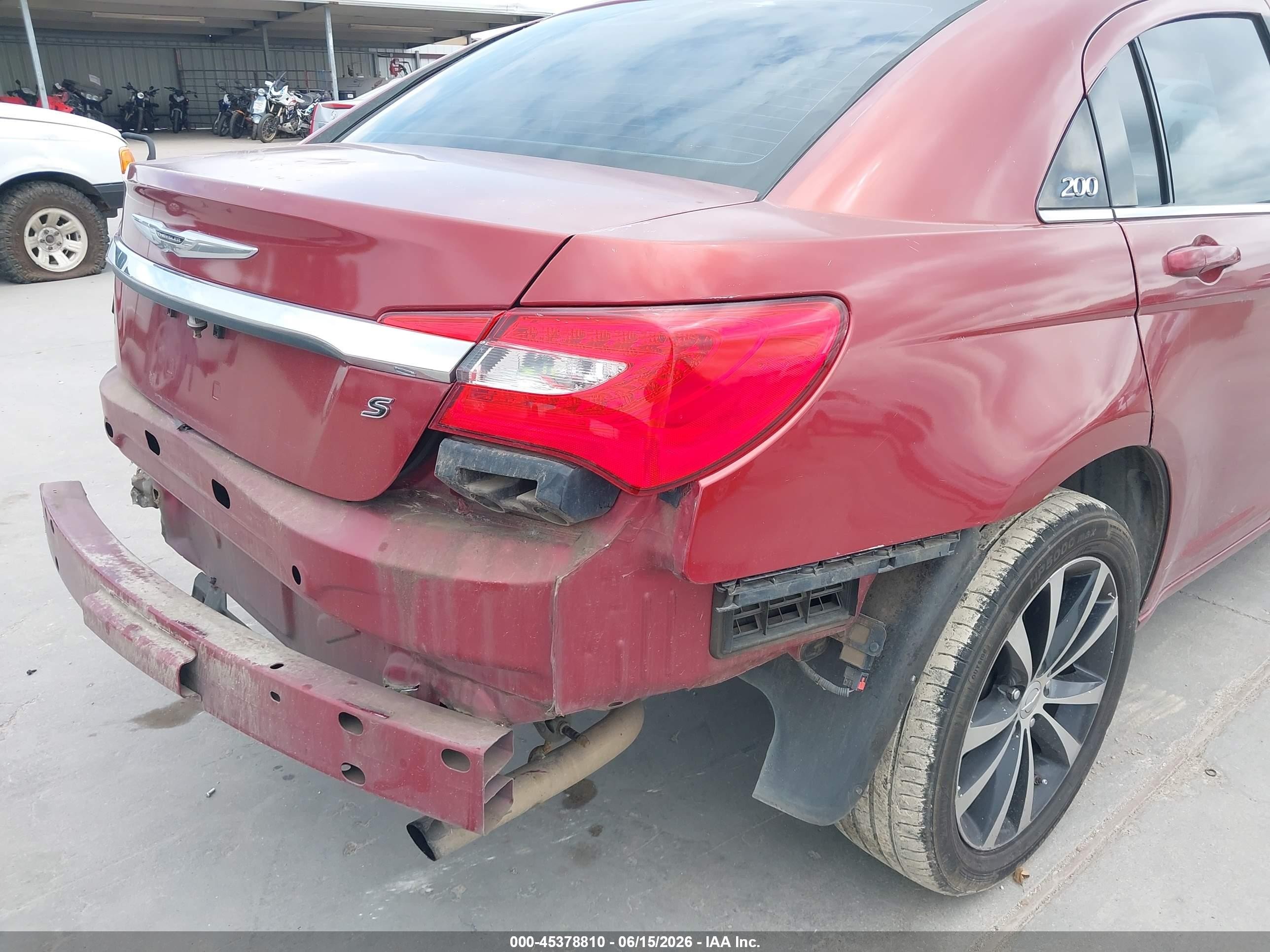 2013 Chrysler 200 Touring Burgundy vin: 1C3CCBBB1DN727353