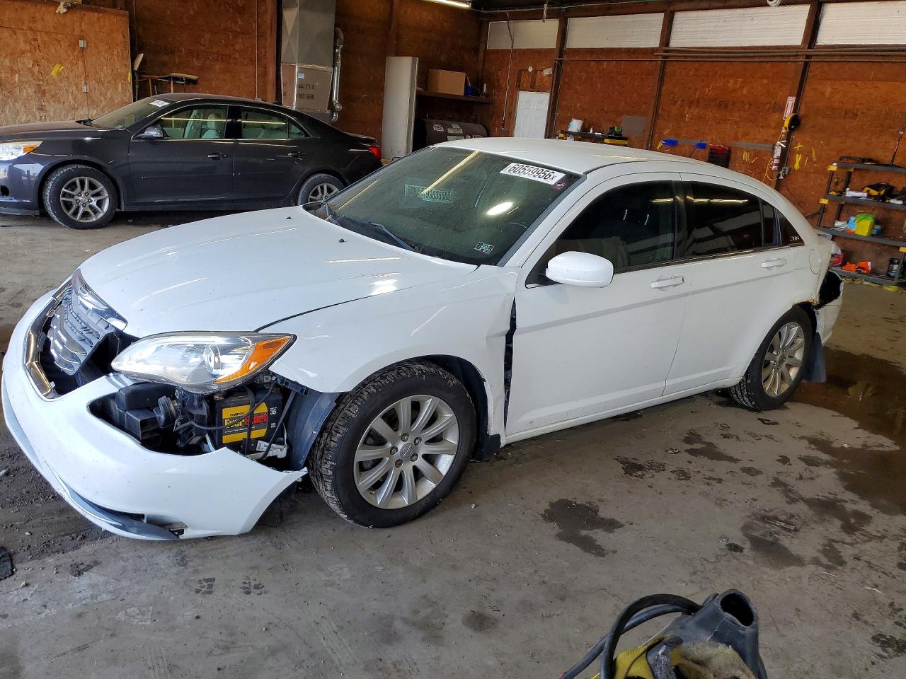 2012 Chrysler 200 Touring White vin: 1C3CCBBB2CN181600