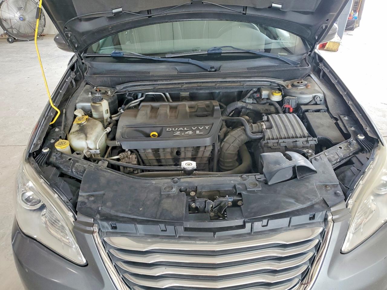 2013 Chrysler 200 Touring Gray vin: 1C3CCBBB2DN583912