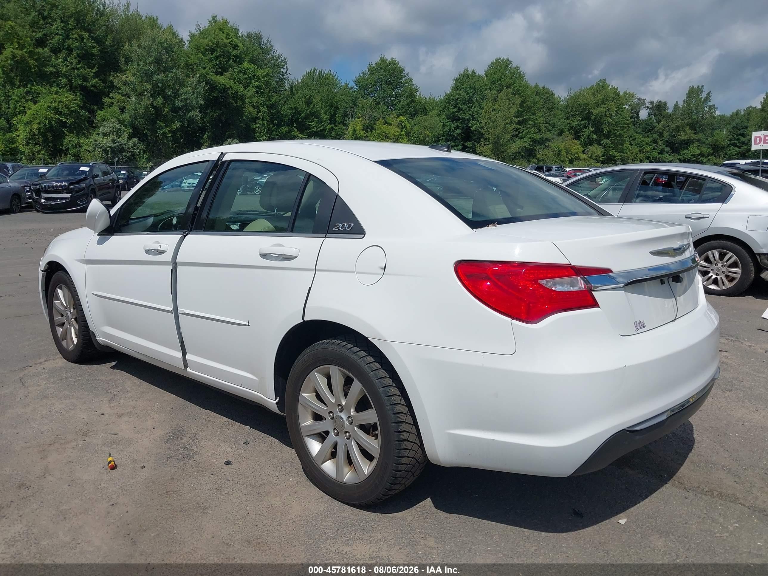 2013 Chrysler 200 Touring Белый vin: 1C3CCBBB2DN614527