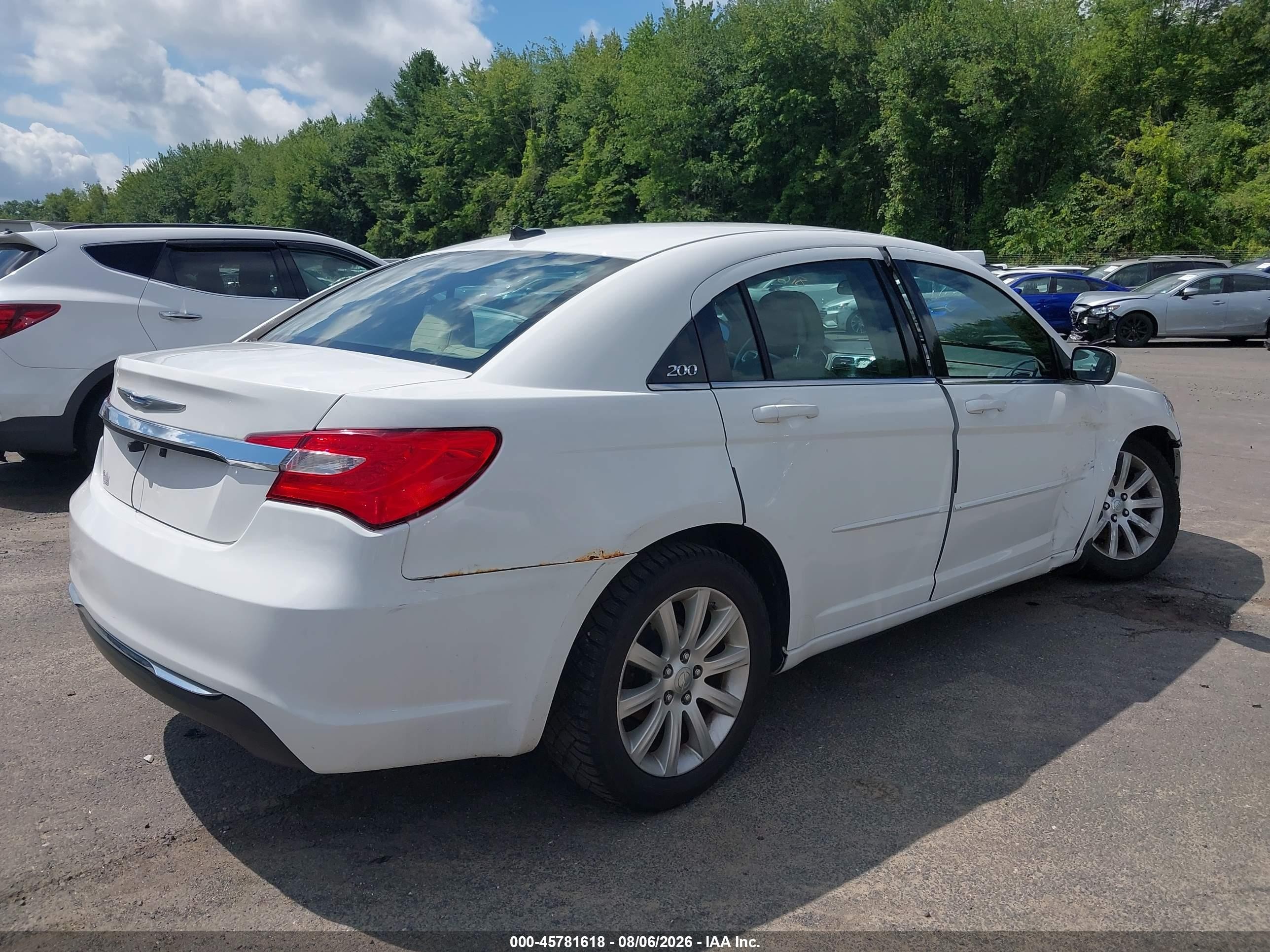 2013 Chrysler 200 Touring Белый vin: 1C3CCBBB2DN614527