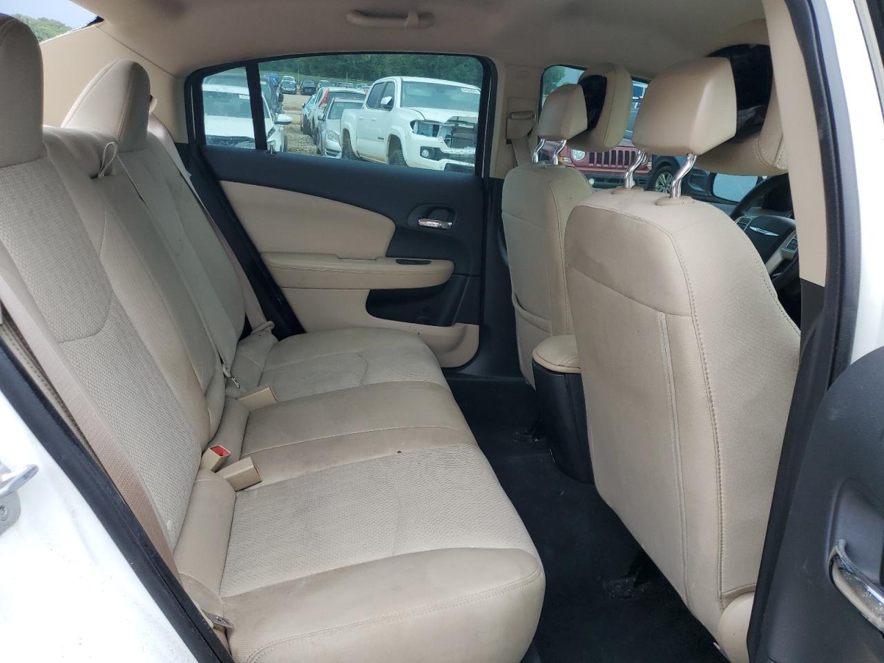 2013 Chrysler 200 Touring White vin: 1C3CCBBB2DN615211
