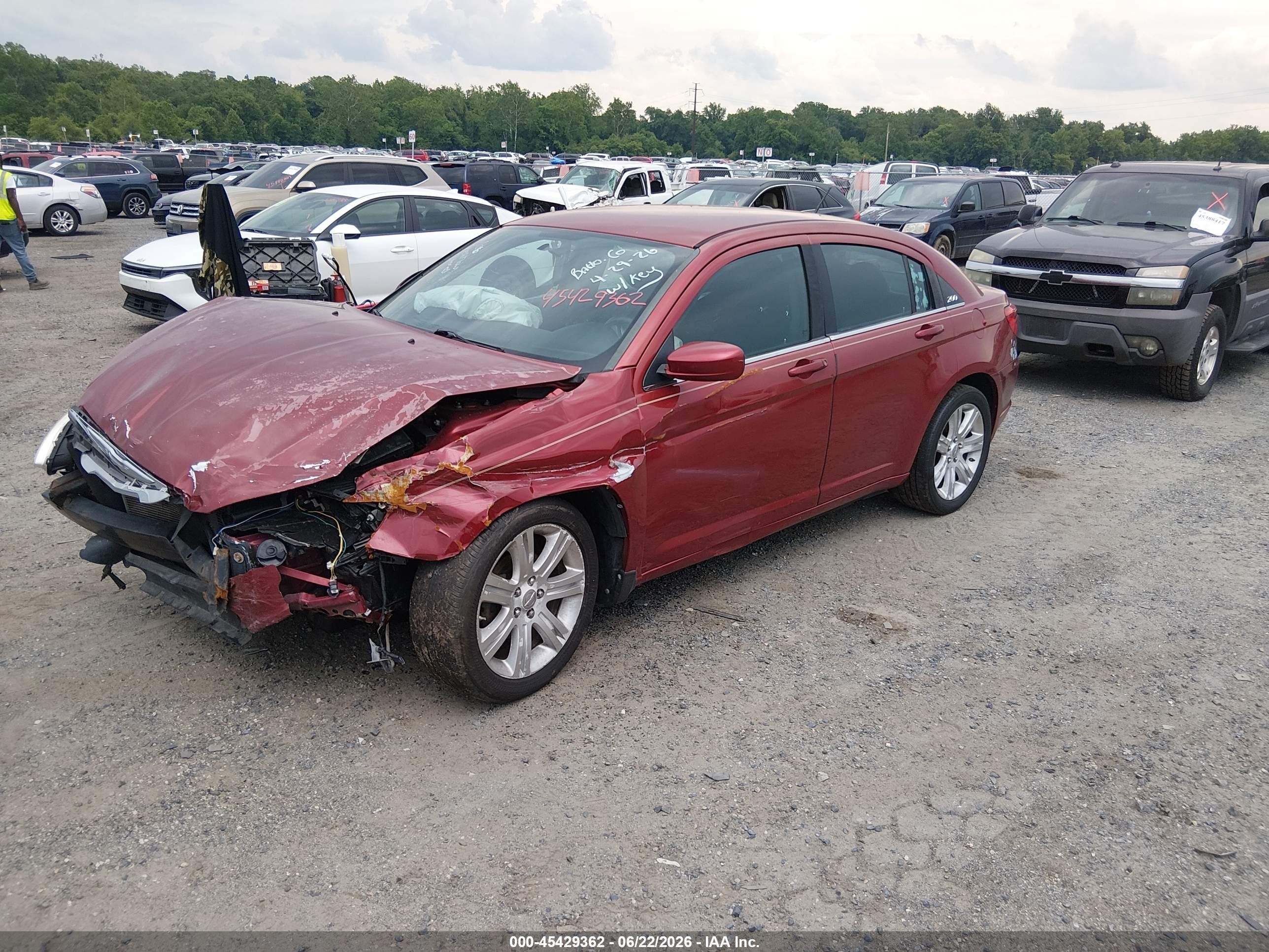 2013 Chrysler 200 Touring Maroon vin: 1C3CCBBB2DN734652