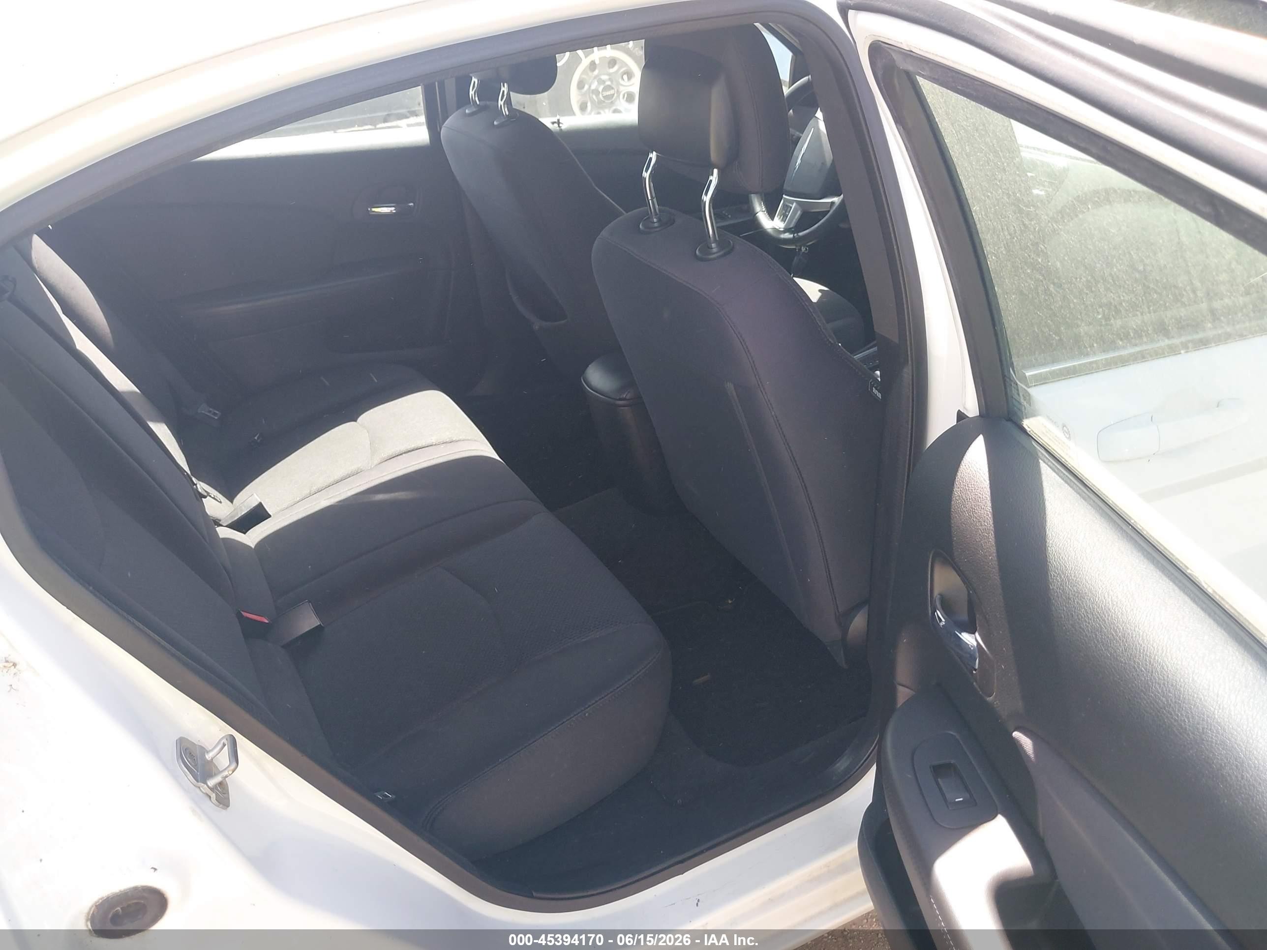 2013 Chrysler 200 Touring White vin: 1C3CCBBB2DN739222