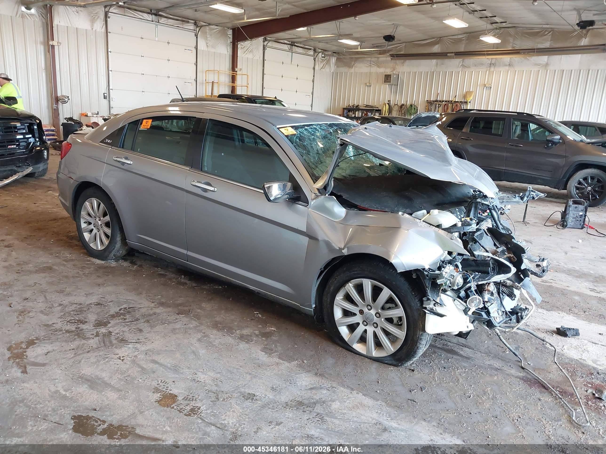 2014 Chrysler 200 Touring Silver vin: 1C3CCBBB2EN150382