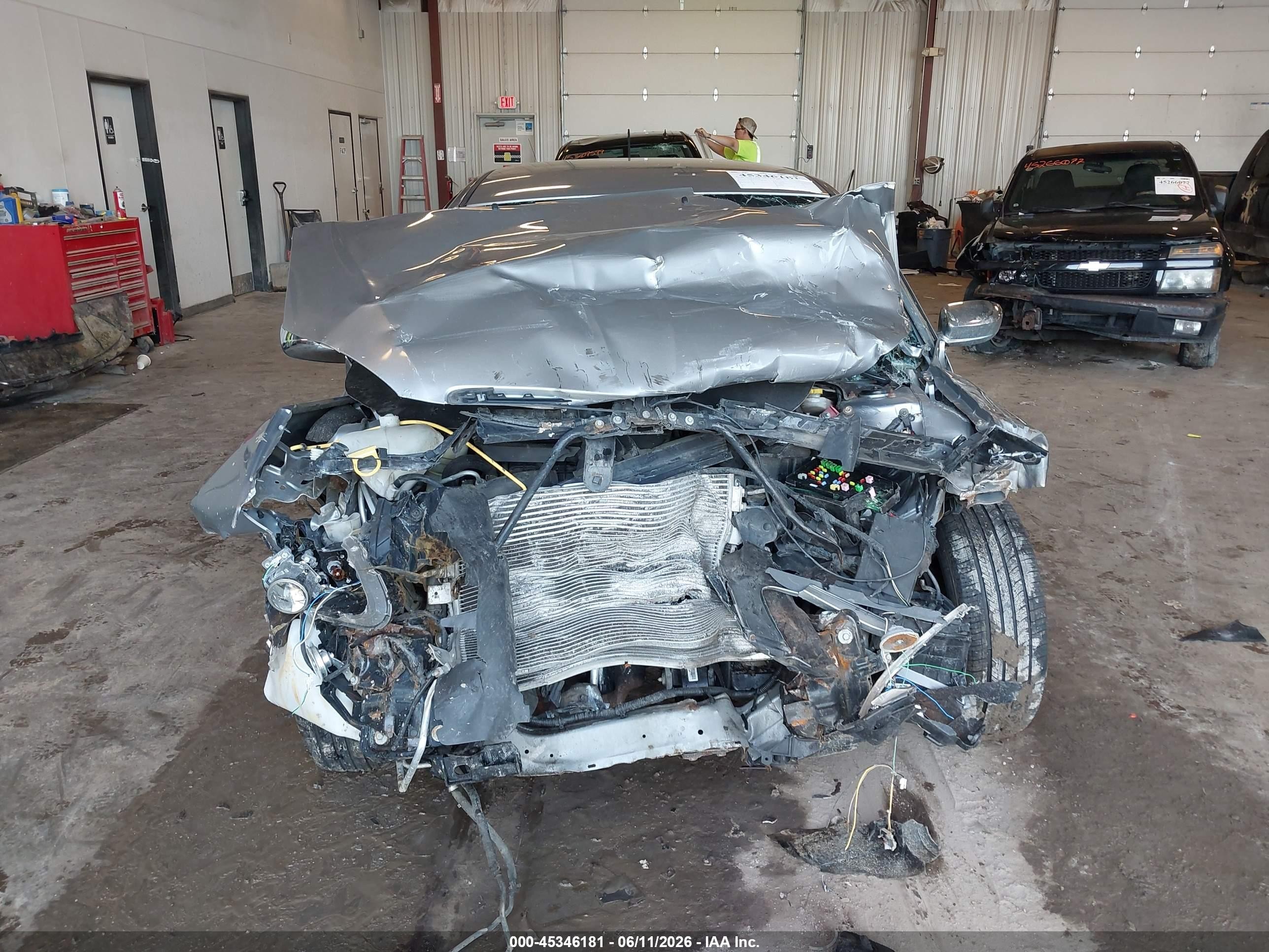 2014 Chrysler 200 Touring Silver vin: 1C3CCBBB2EN150382