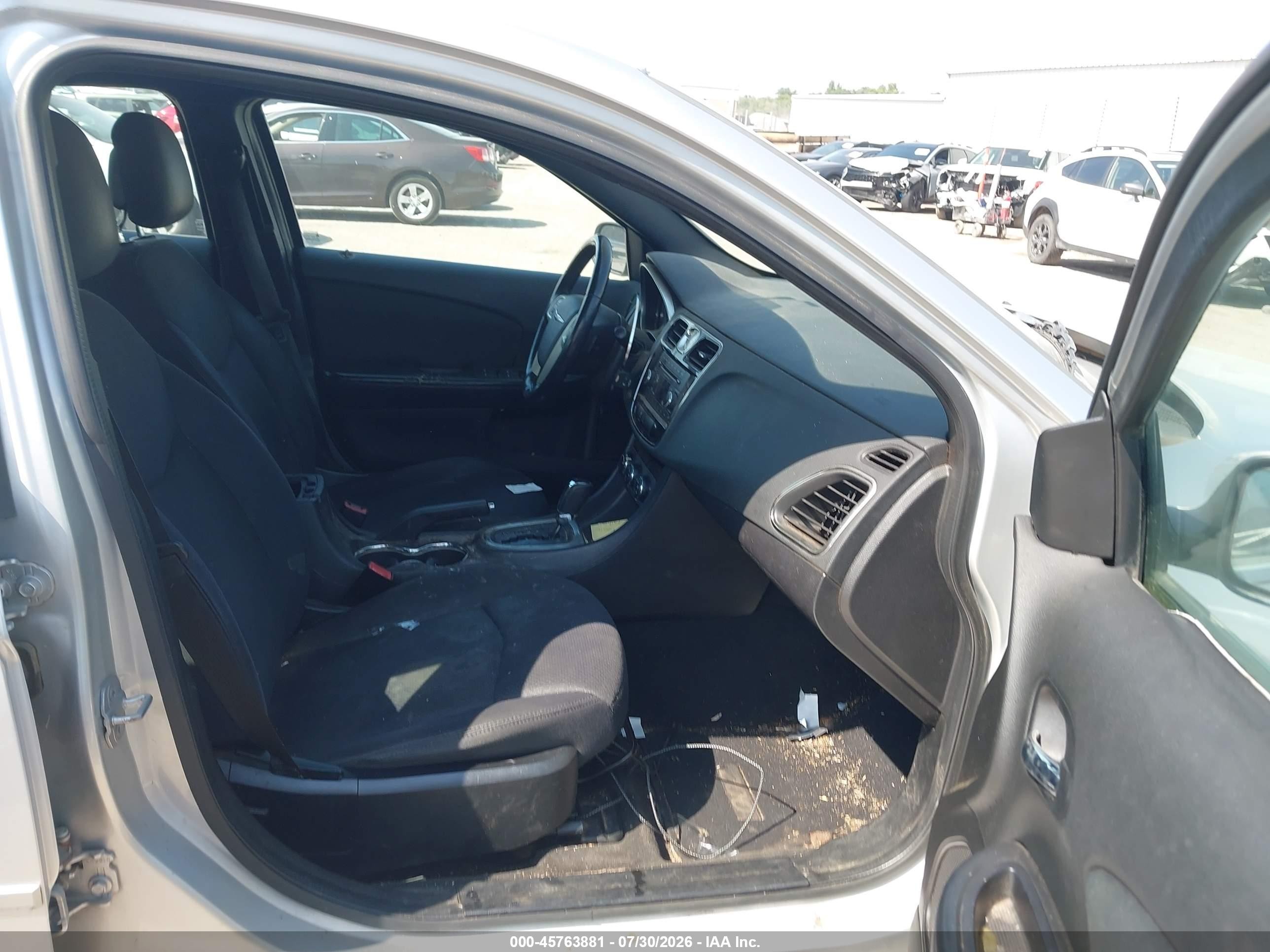 2012 Chrysler 200 Touring Серебряный vin: 1C3CCBBB3CN212644