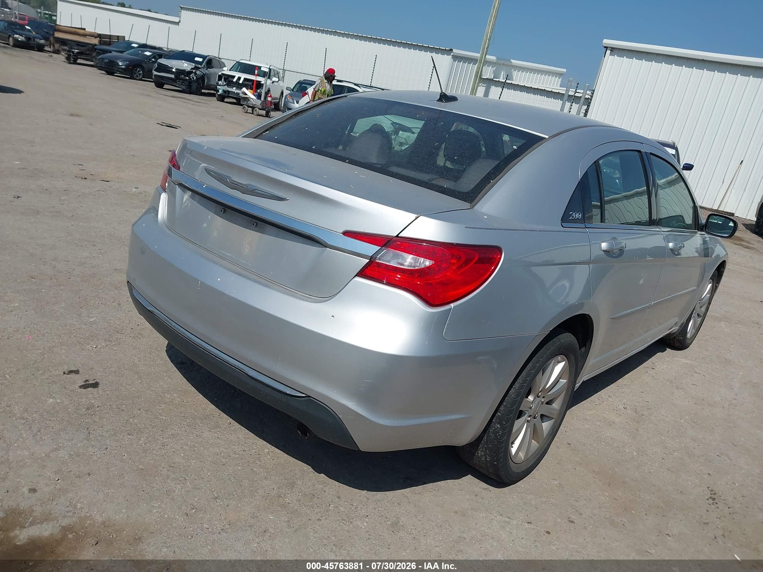 2012 Chrysler 200 Touring Серебряный vin: 1C3CCBBB3CN212644