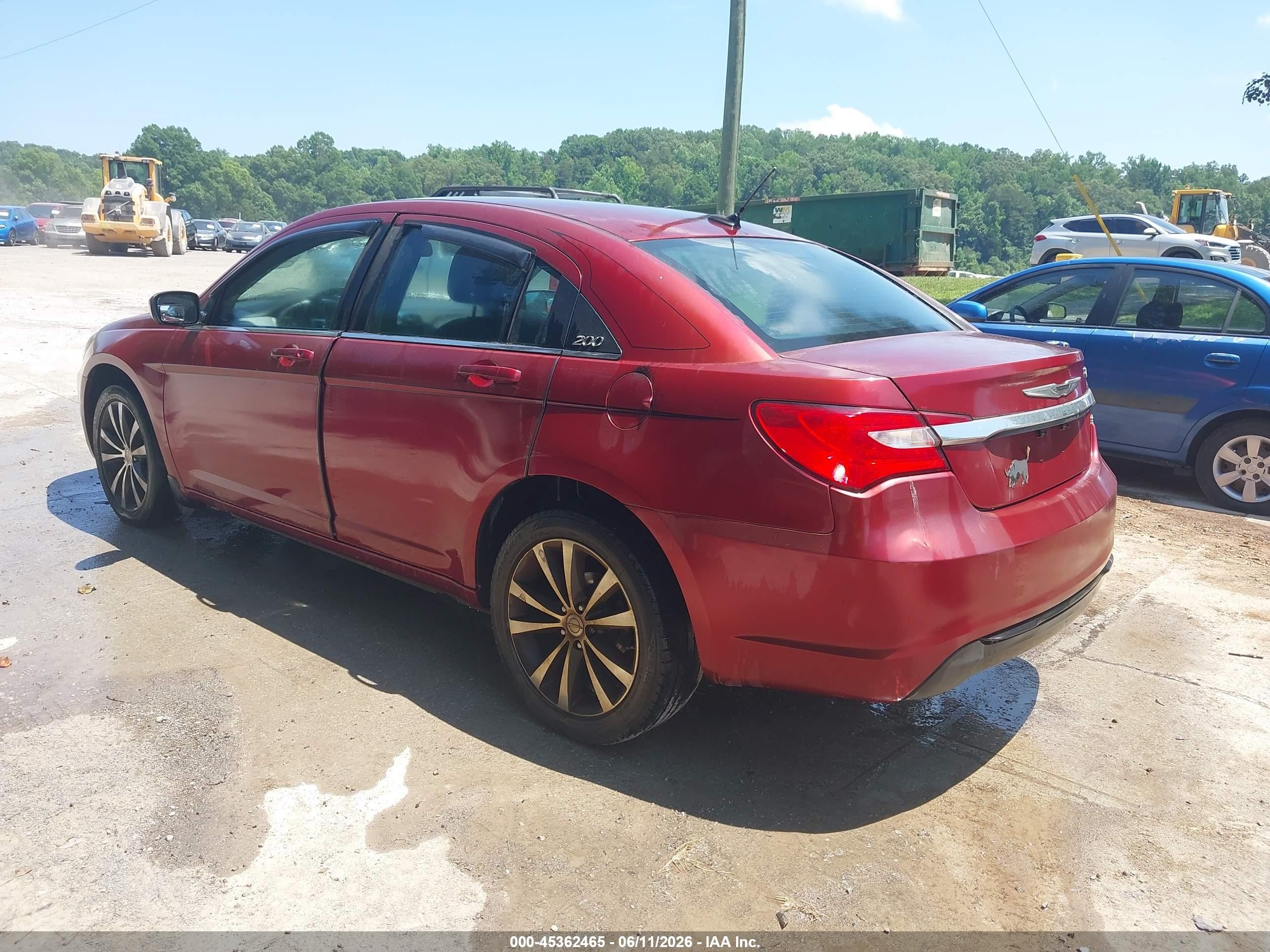 2013 Chrysler 200 Touring Красный vin: 1C3CCBBB3DN584681