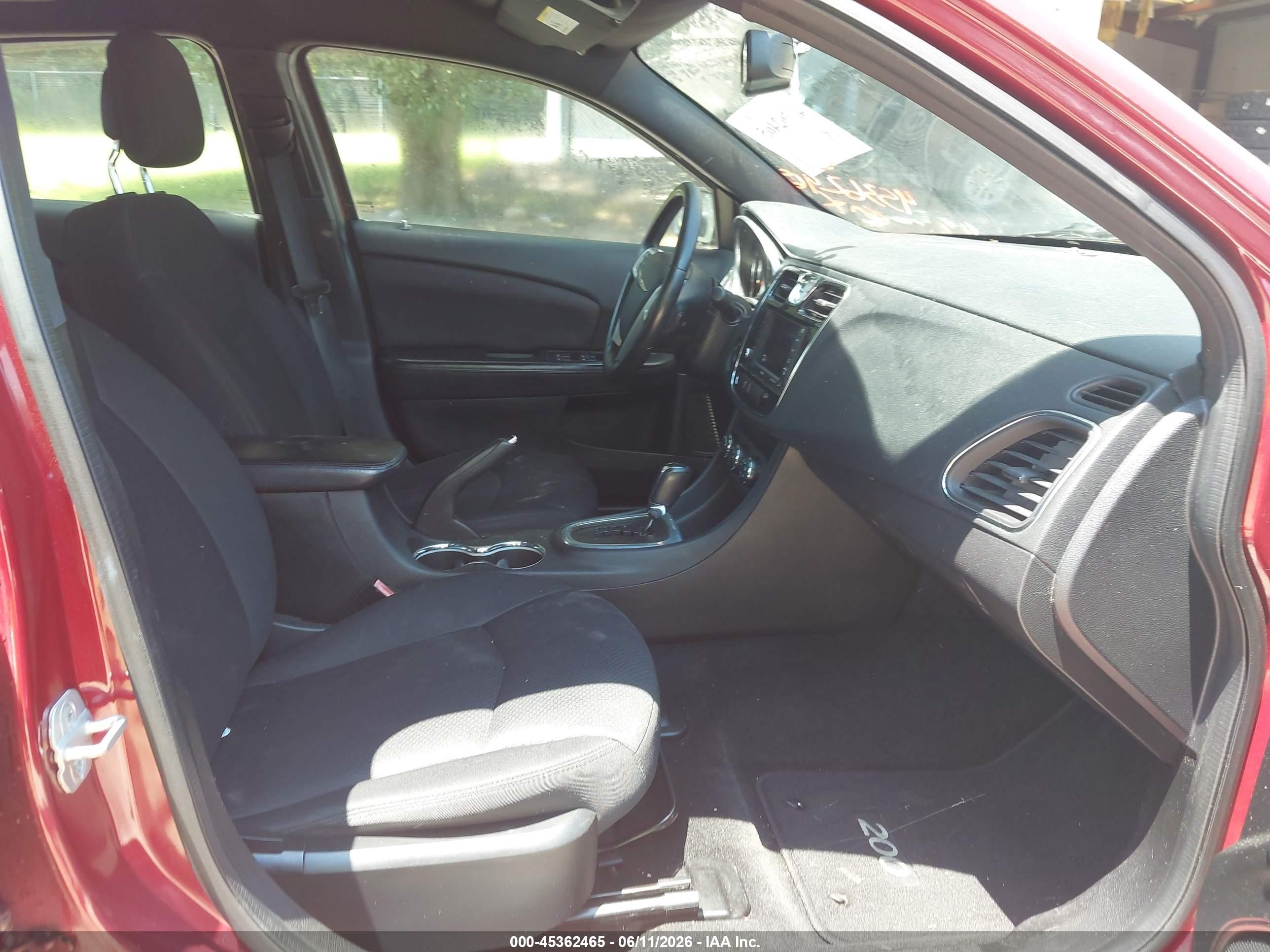 2013 Chrysler 200 Touring Красный vin: 1C3CCBBB3DN584681