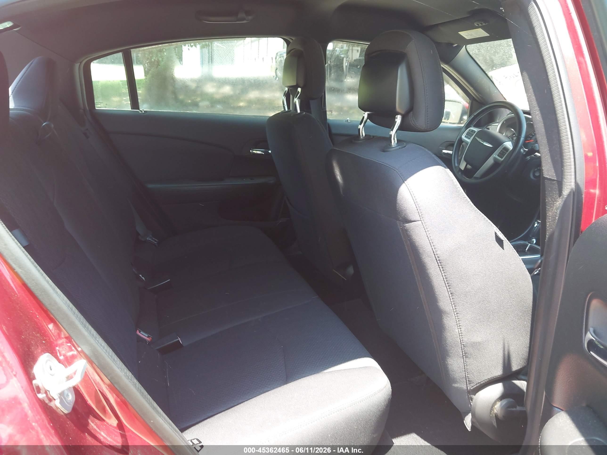 2013 Chrysler 200 Touring Красный vin: 1C3CCBBB3DN584681